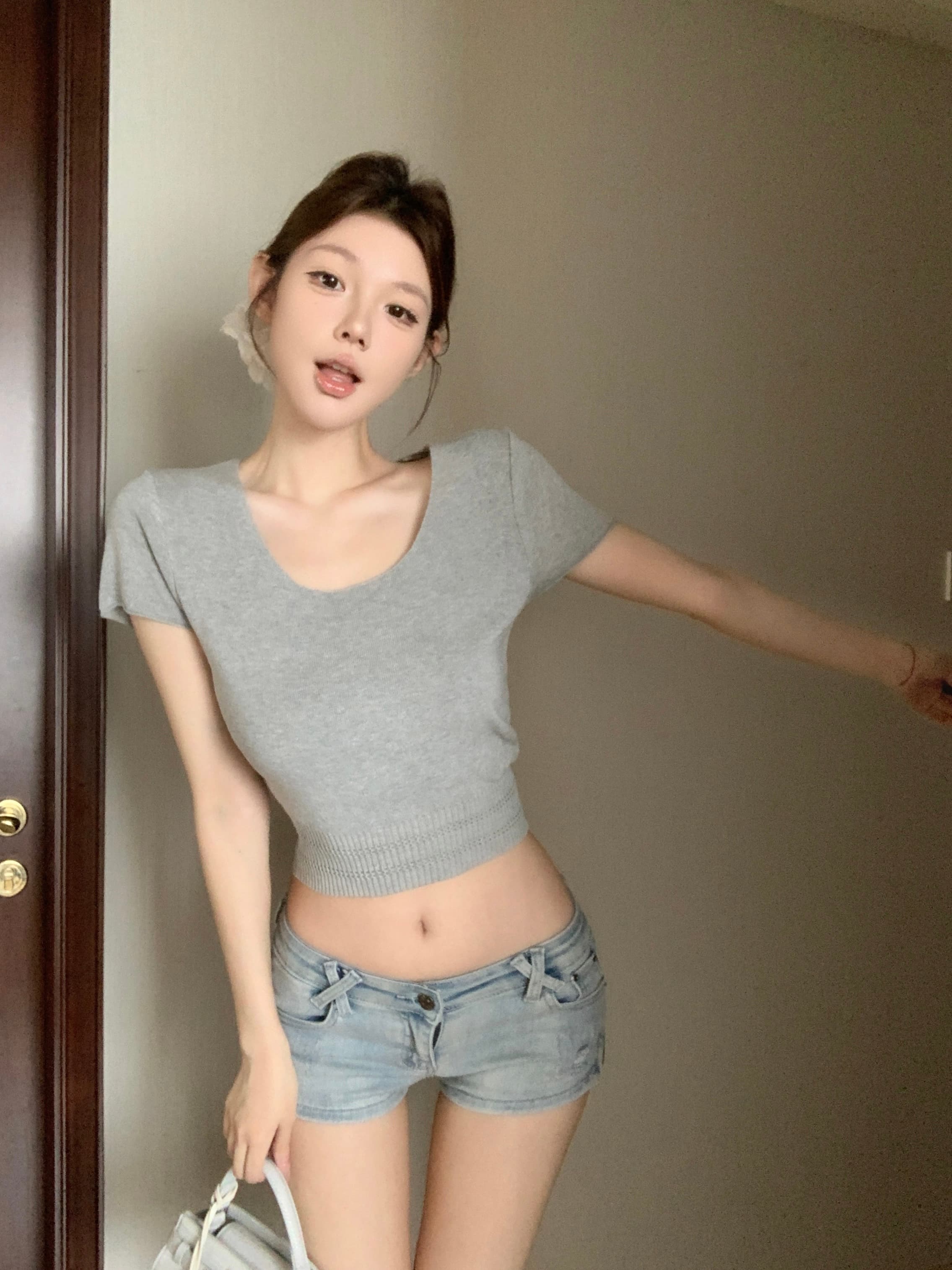 실사 아니요 가격 인하 주간 접시 연구 사회 혼방 대 u 칼라 반팔 티셔츠 여성 여름 다용도 쇼트 스타일 몸매 가꾸기 맨위 상세 이미지 7