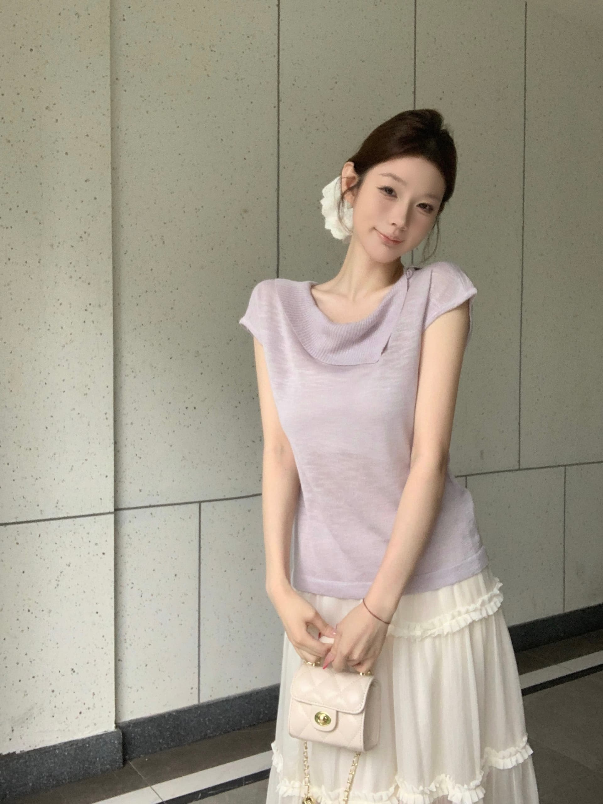 실사 아니요 가격 인하 한 부서 불규칙 칼라 단색 작은 날다 소매 짠 셔츠 여성 여름 새로운 부드러운 품격 맨위 상세 이미지 2