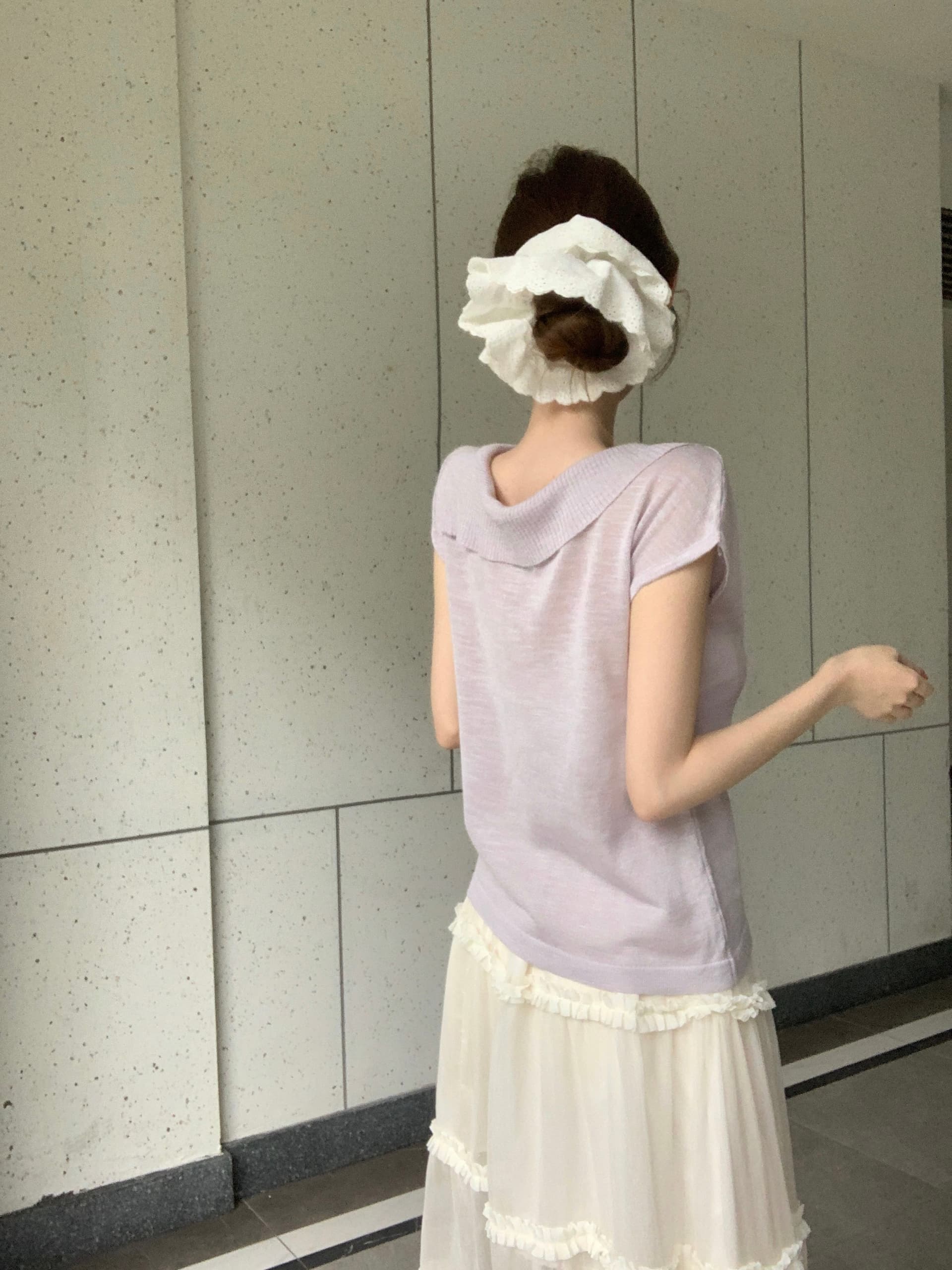 실사 아니요 가격 인하 한 부서 불규칙 칼라 단색 작은 날다 소매 짠 셔츠 여성 여름 새로운 부드러운 품격 맨위 상세 이미지 4