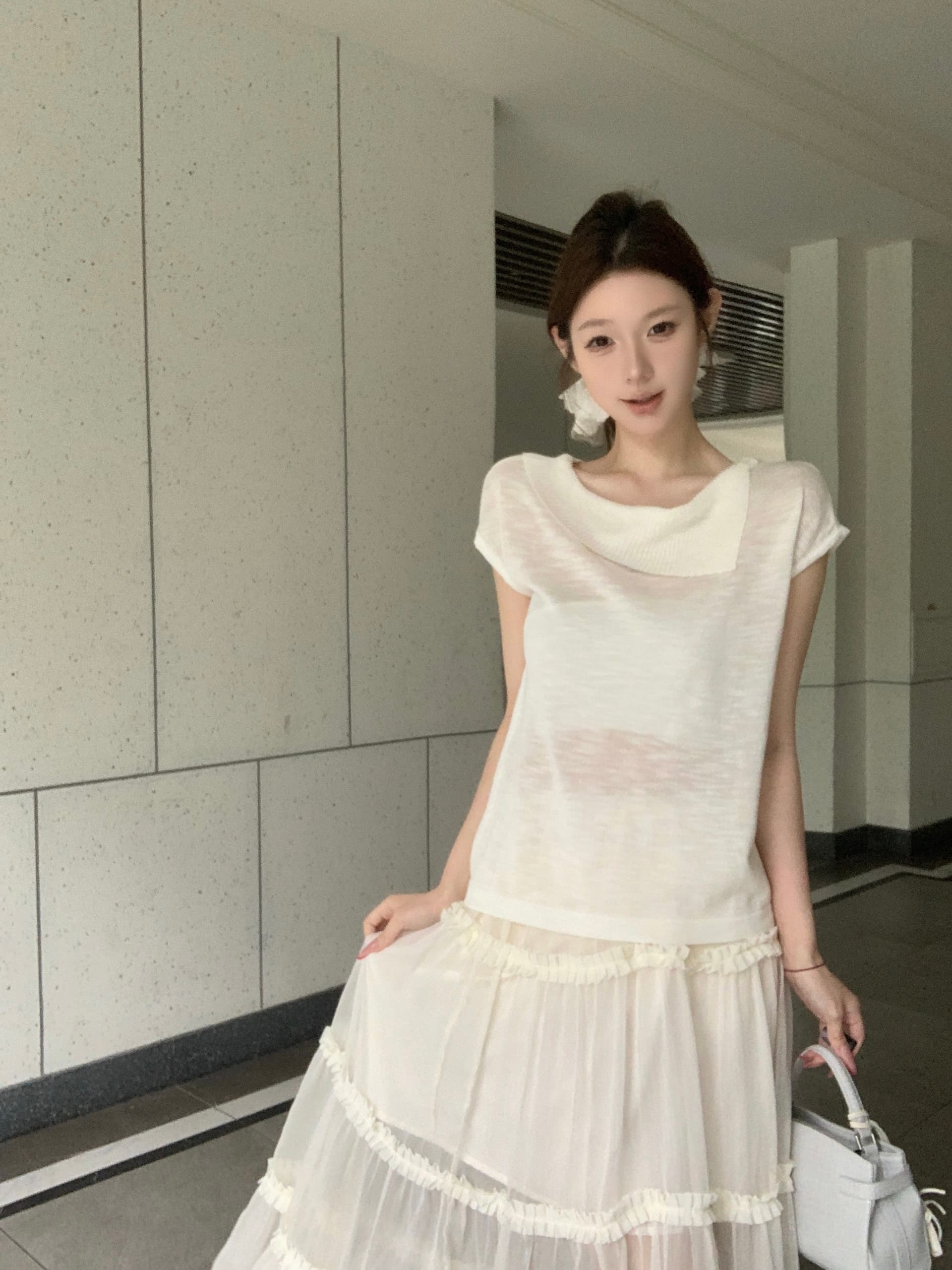 실사 아니요 가격 인하 한 부서 불규칙 칼라 단색 작은 날다 소매 짠 셔츠 여성 여름 새로운 부드러운 품격 맨위 상세 이미지 13