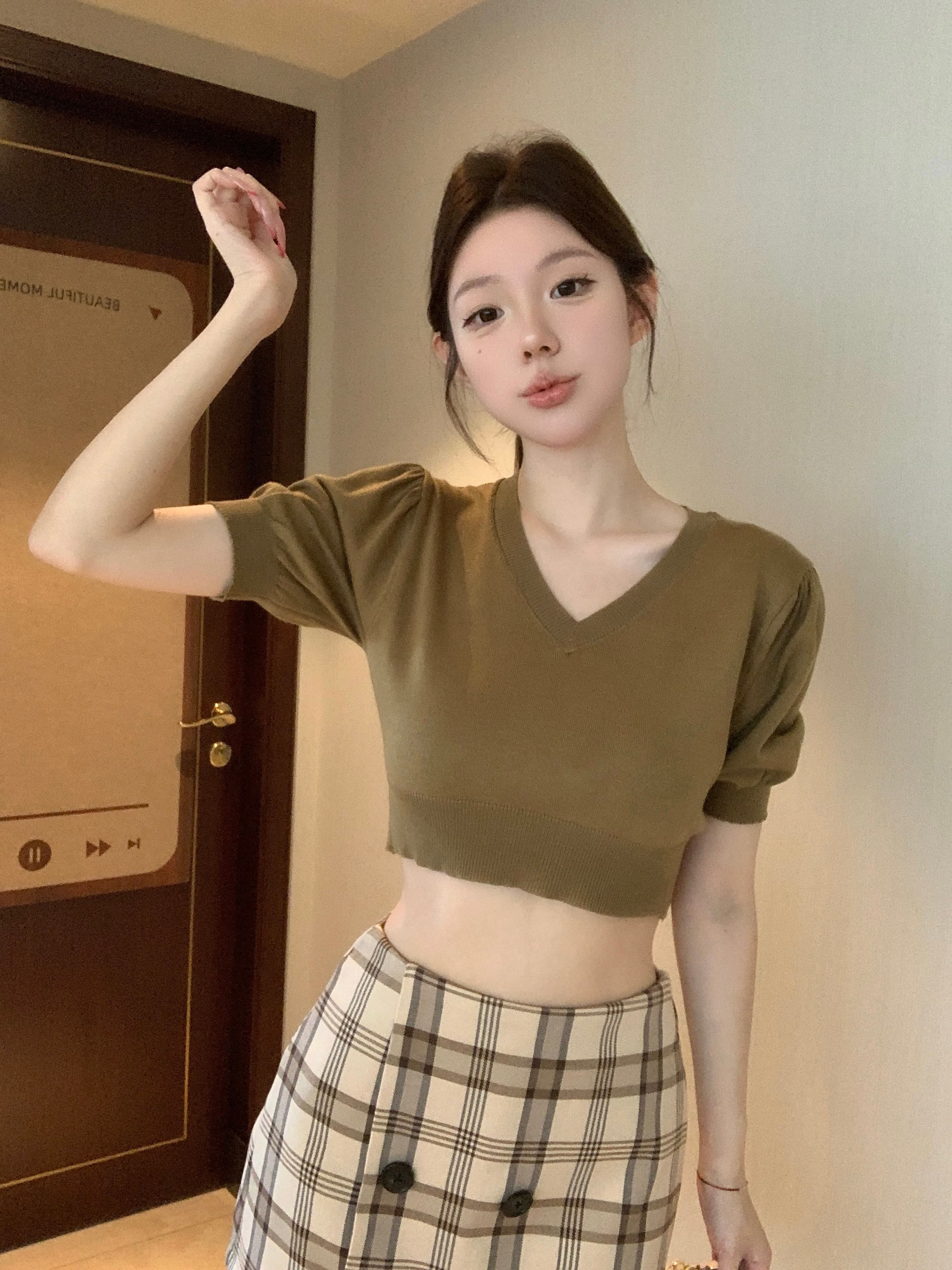실사 아니요 가격 인하 부드러운 마음 디스플레이 몸 V넥 거품 소매 쇼트 스타일 니트 반팔 상세 이미지 11