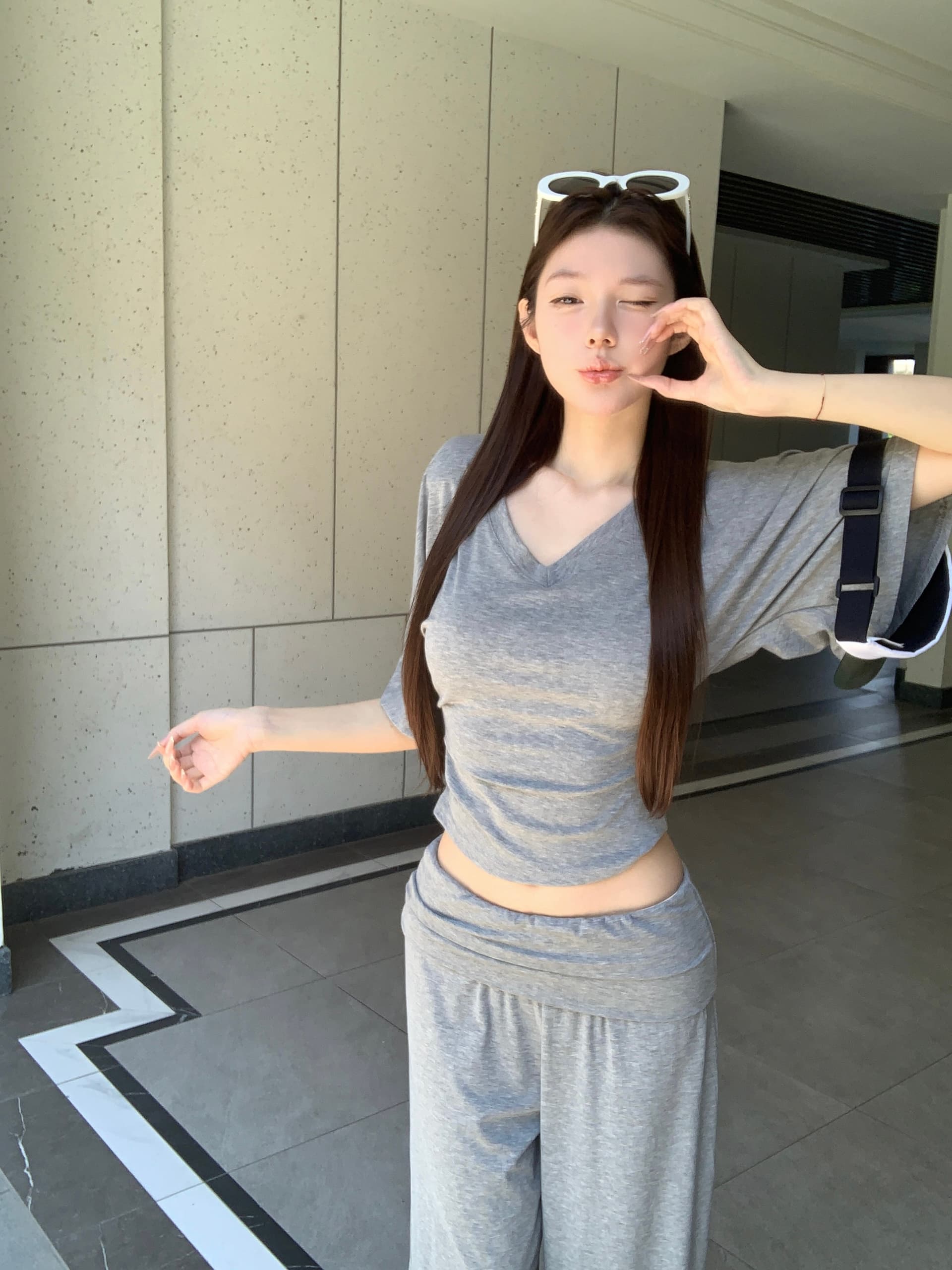 실사 아니요 가격 인하 공항 세트 여름 V넥 허리 수축 배트윙 소매 티셔츠 여성 셔츠 느긋한 바람 세트 상세 이미지 6