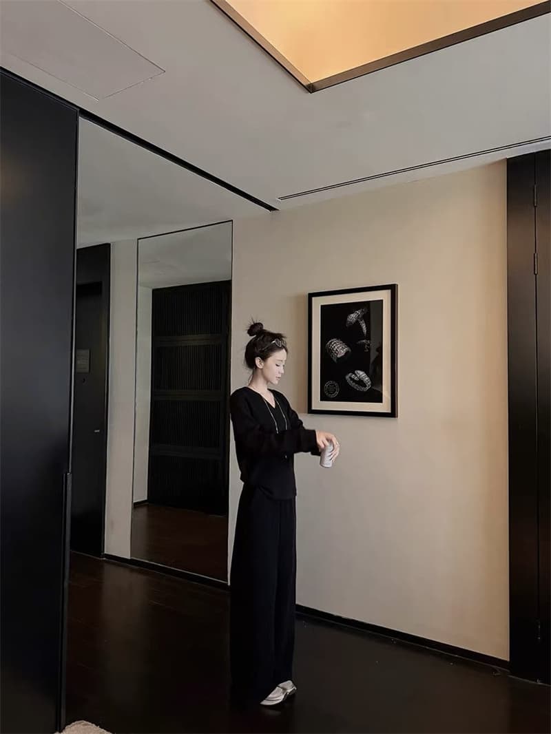 아니요 가격 인하 느긋한 주말 느슨함 센스 V넥 풀오버 긴팔 후드티 허리밴드 캐주얼 바지 세트 상세 이미지 6