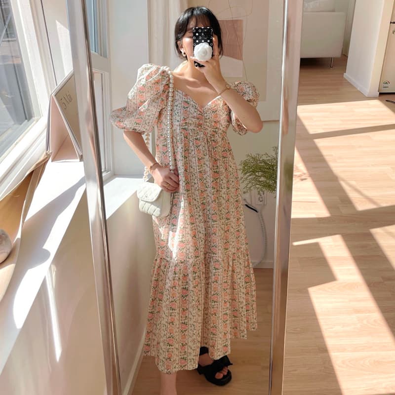 있음 선적 V넥 주름 장식 센스 거품 소매 꽃무늬 드레스