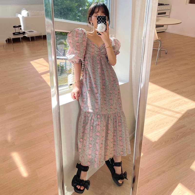 있음 선적 V넥 주름 장식 센스 거품 소매 꽃무늬 드레스 이미지 2