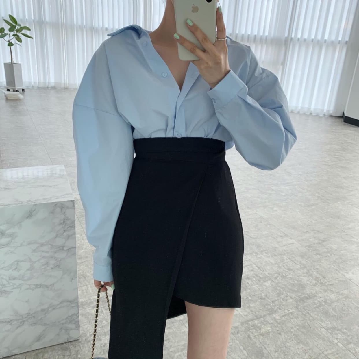 있음 선적 싱글 줄 버튼 폴로 칼라 루즈핏 긴팔 여성 셔츠 상세 이미지 4