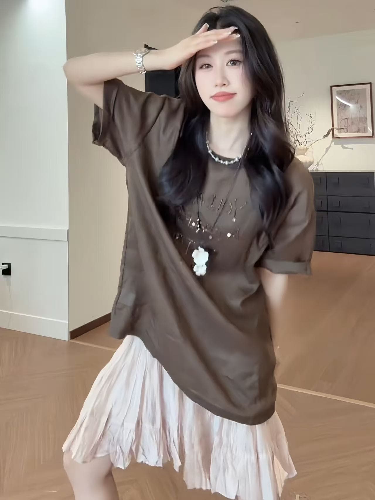 绯 색상 남자 여름 100 라미 느슨함 슬림해 보이는 프린트 라운드 넥 반팔 티셔츠 불규칙 플리츠 반신 스커트 이미지 4