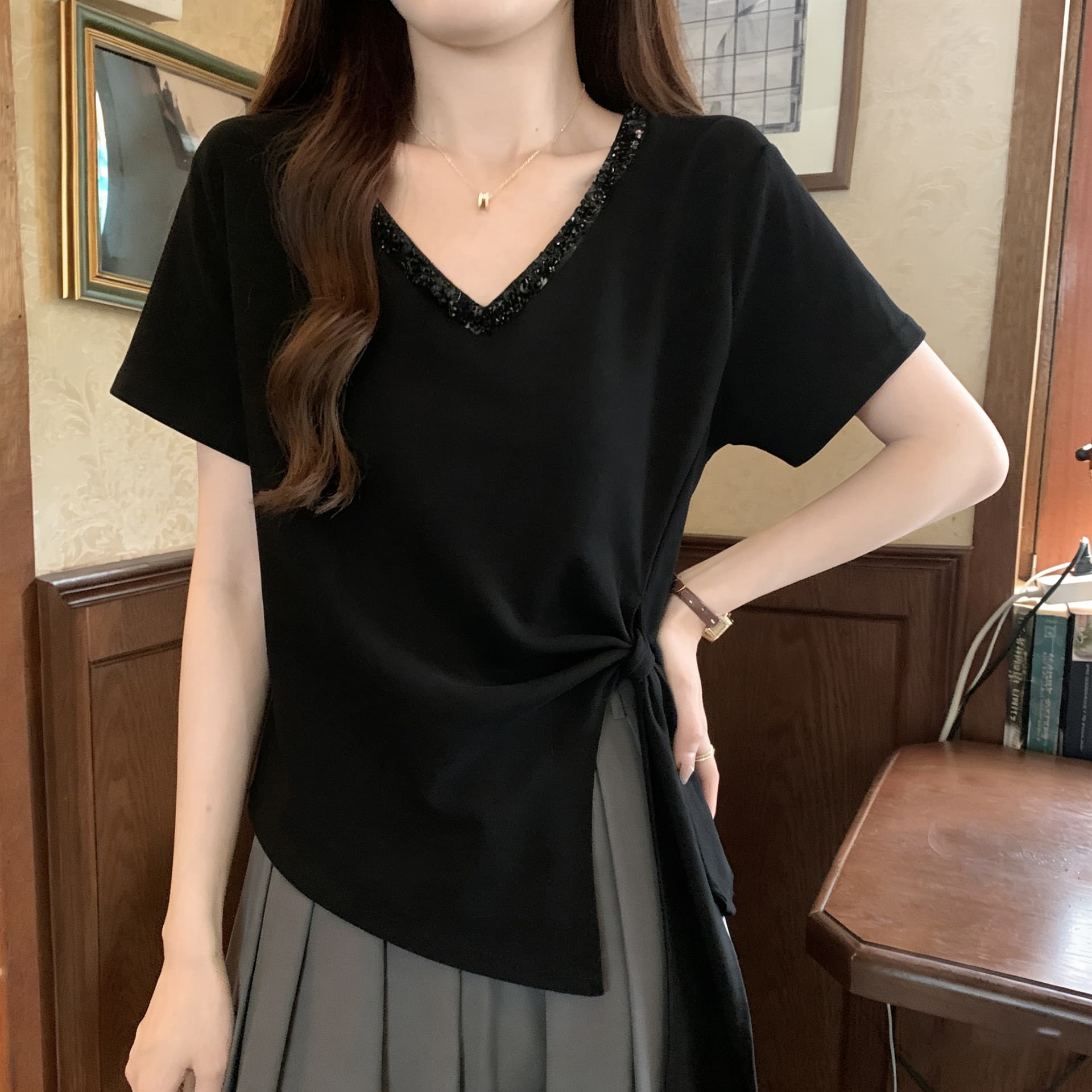 실사 불규칙 스팽글 V넥 긍정적 인 어깨 반팔 티셔츠 여성 지방 mm 표지 배 슬림해 보이는 스트랩 허리 수축 맨위 상세 이미지 10