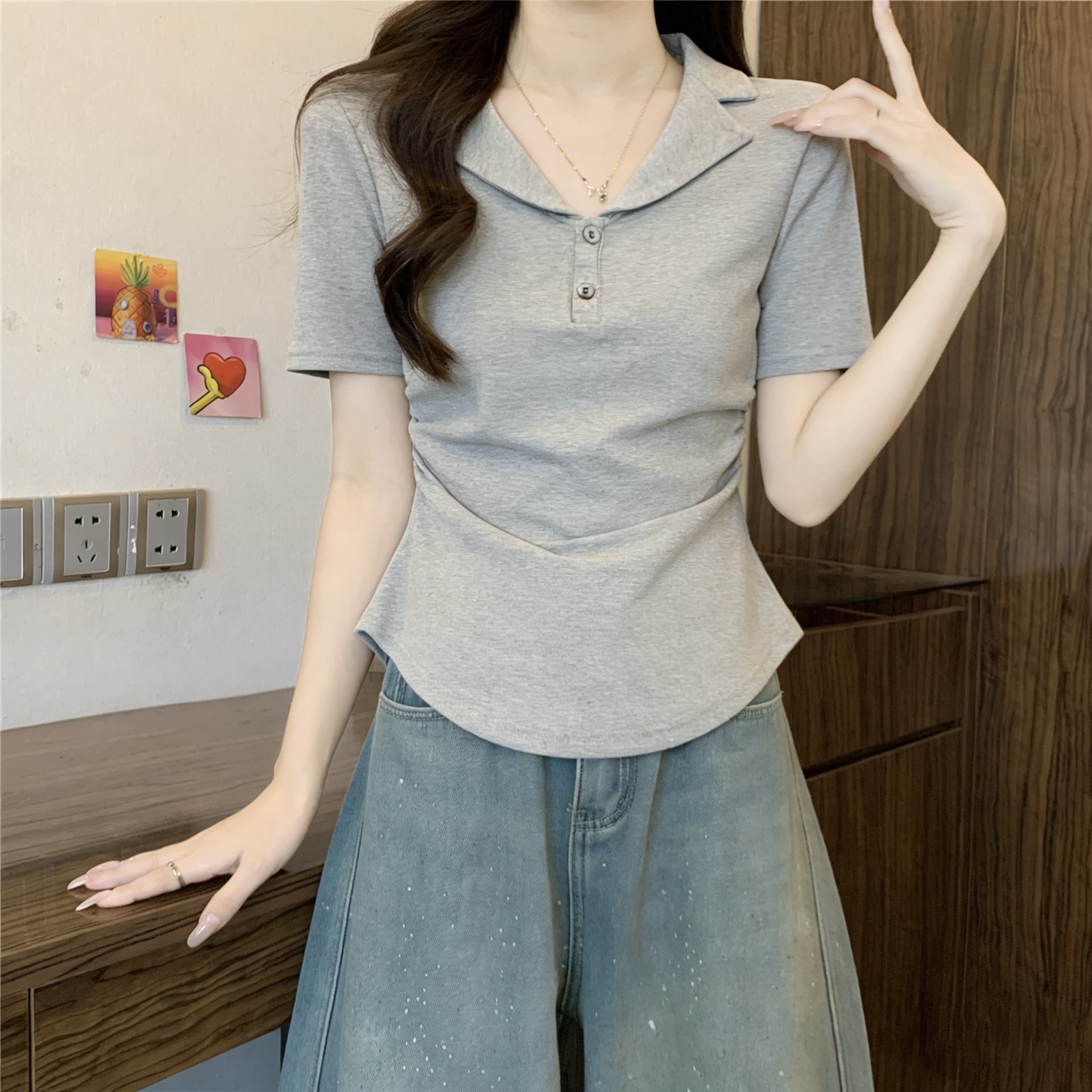실사 한 부서 POLO 칼라 반팔 여성 여름 새로운 몸매 가꾸기 슬림해 보이는 허리 수축 주름 티셔츠 기본 셔츠 상세 이미지 4