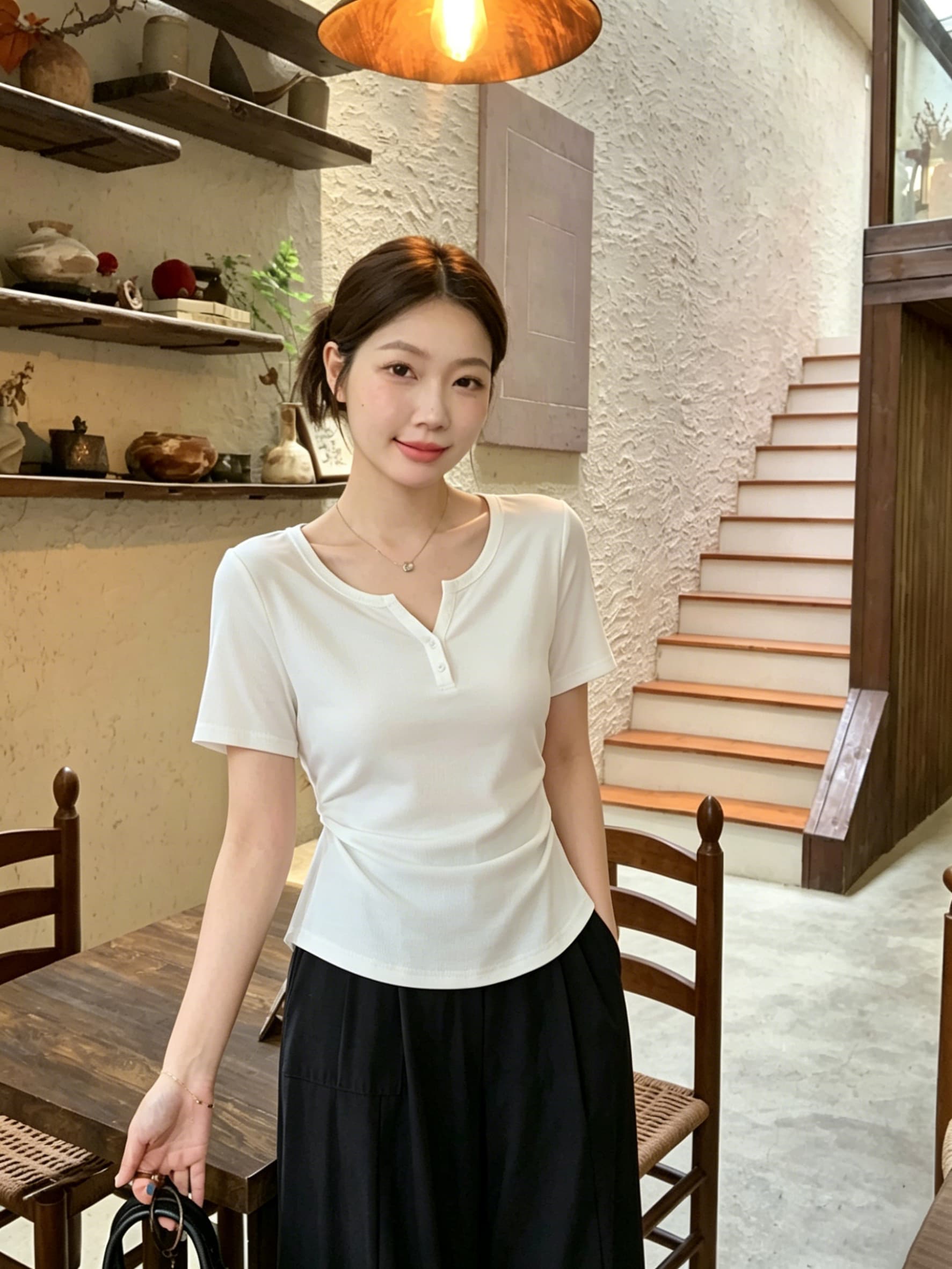 실사 화이트 반팔 t 셔츠 여성 여름 새로운 몸매 가꾸기 슬림해 보이는 주름 디자인 센스 순수한 욕망 바람 맨위