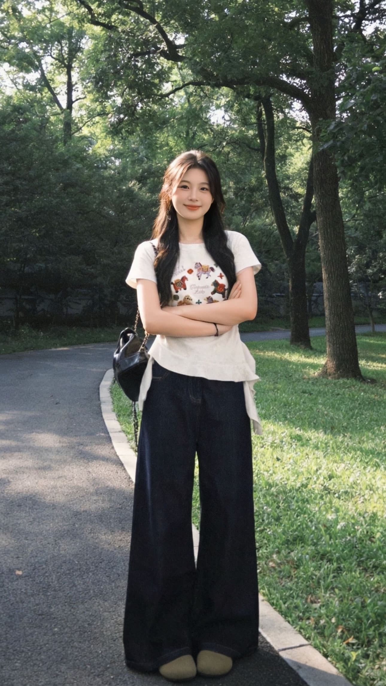 핫걸 착용 가져 가라. 레트로 만화 라운드 넥 반팔 티셔츠 불규칙 고유 한 아름다운 디자인 센스 맨위 2026 여름 이미지 3