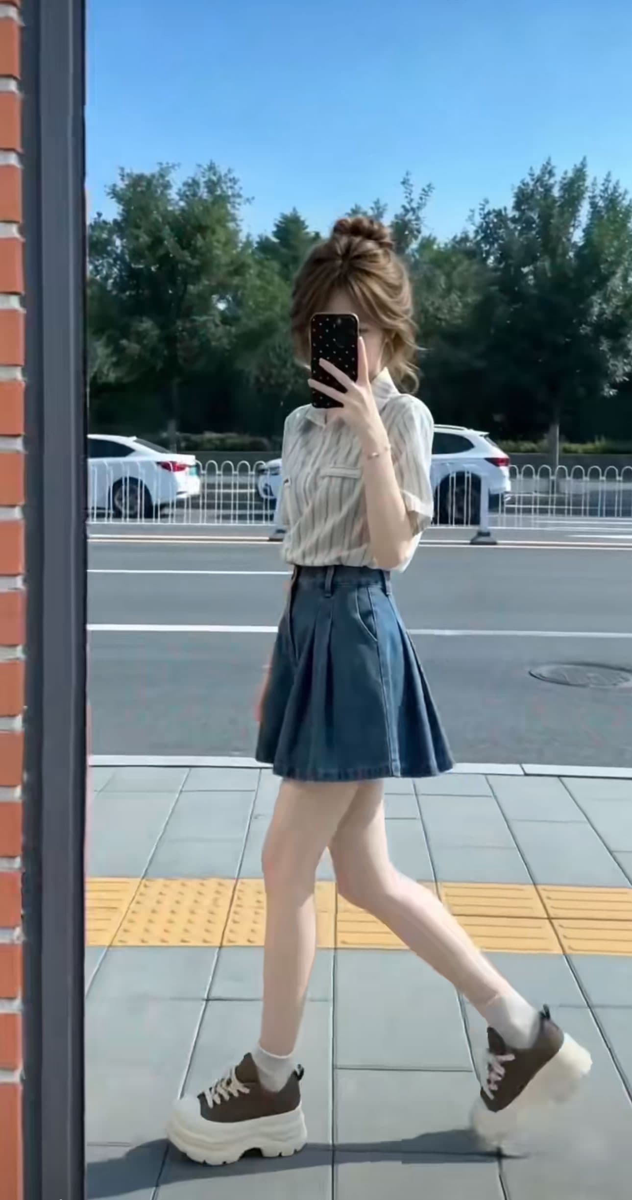여름 ootd 착용 가져 가라. 전체 집합 2026 새로운 패션 다용도 스트라이프 셔츠 여성 여름 데님 미니 스커트 세트 상세 이미지 3