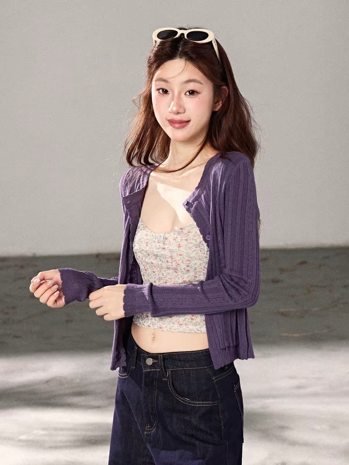 가을 겨울철 한 부서 보라색 니트 오픈 가디건 꽃무늬 캐미솔 청바지 세 조각 여성 세트 여름 고급 센스 세트 이미지 3