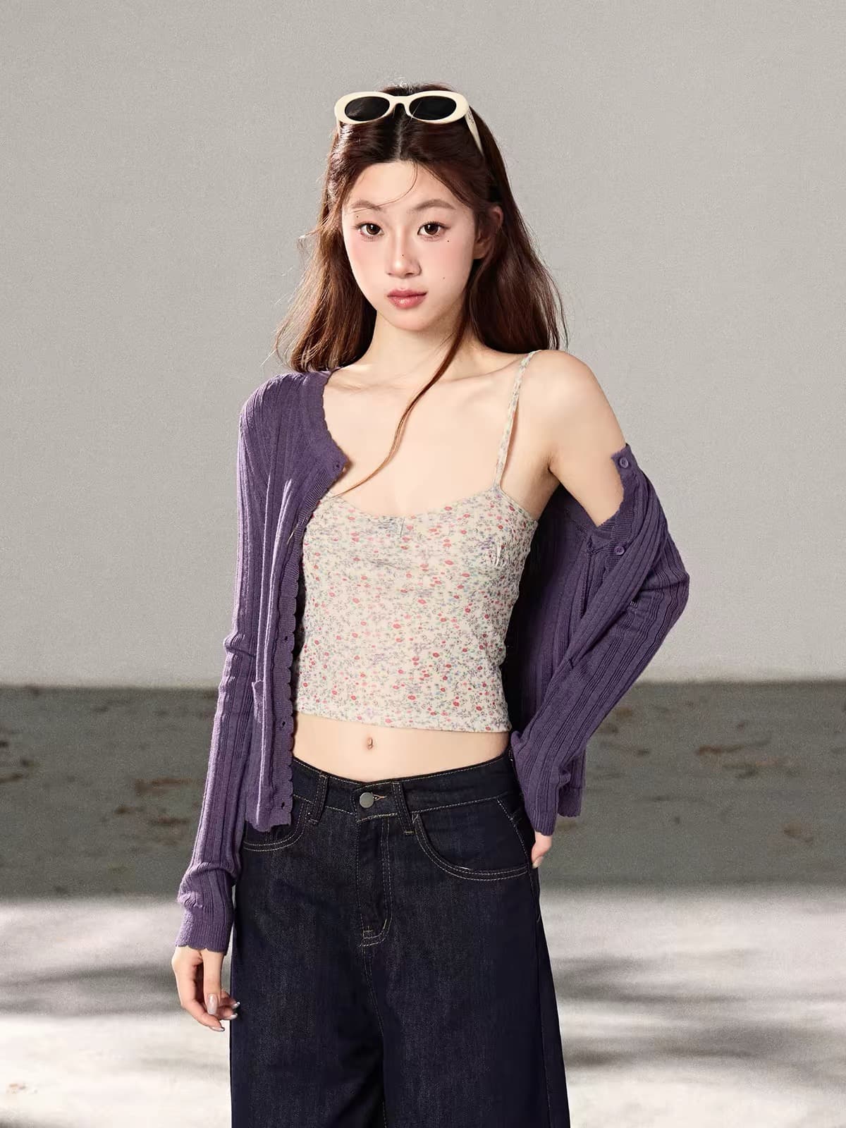 가을 겨울철 한 부서 보라색 니트 오픈 가디건 꽃무늬 캐미솔 청바지 세 조각 여성 세트 여름 고급 센스 세트 상세 이미지 3