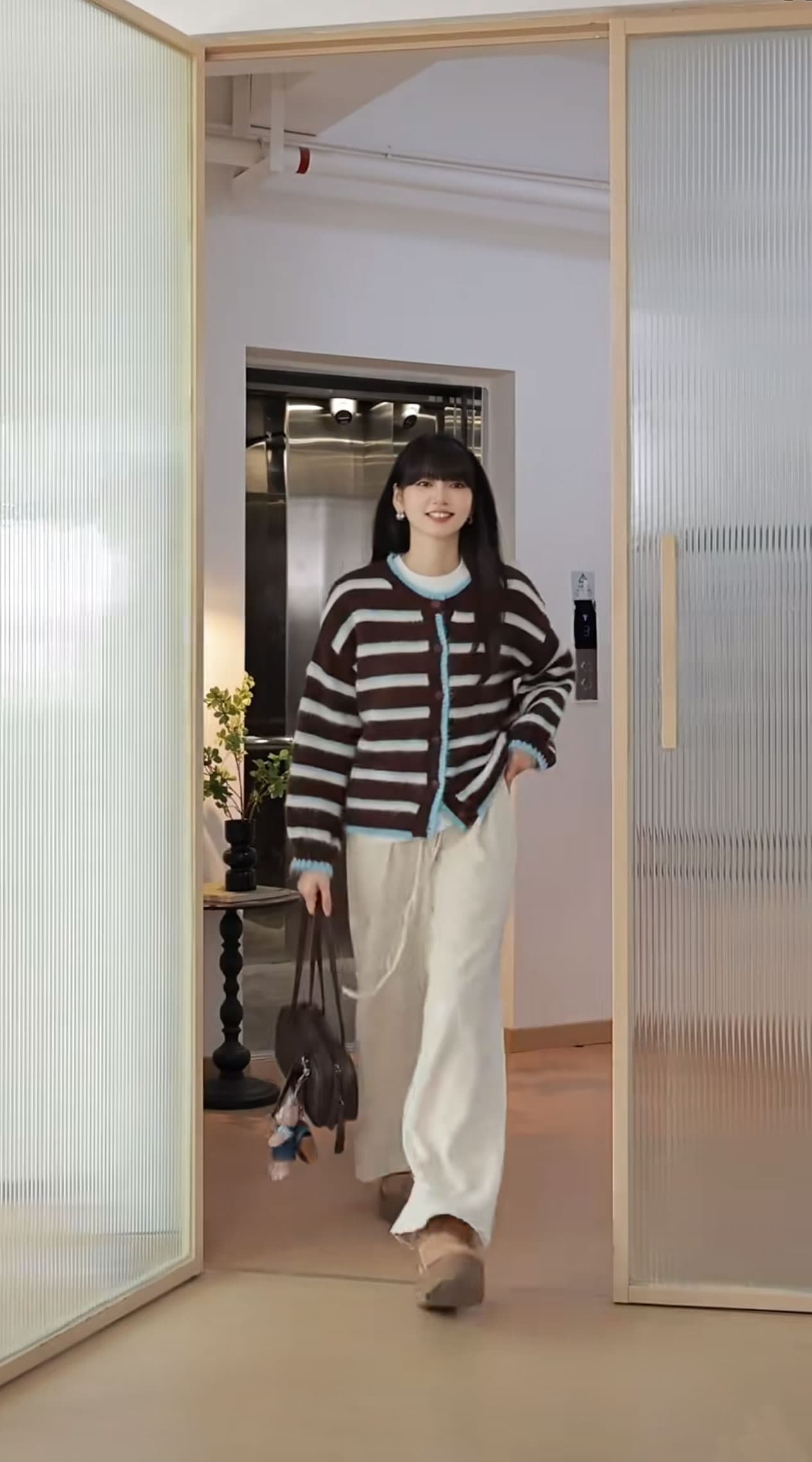 한 부서 코디 전체 집합 가을 의상 작은 키 연령 감소 외국 가스 스웨터 와이드 레그 팬츠 투피스 슈트 고급 센스 패션 상세 이미지 3