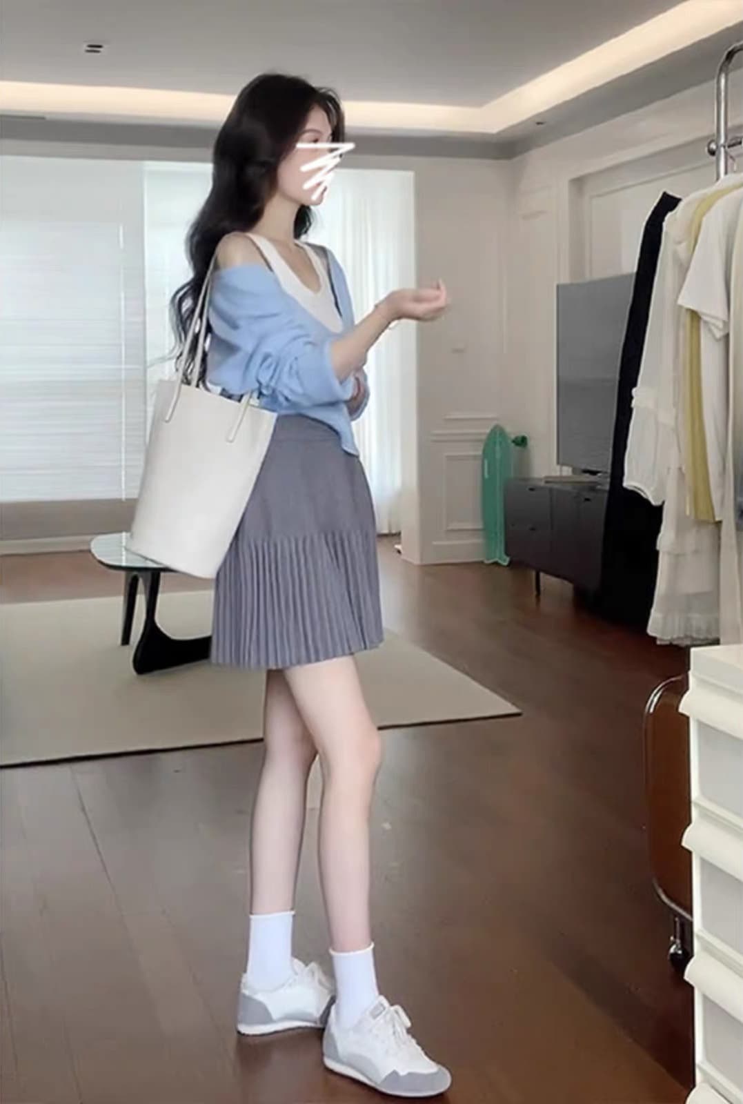 프랑스식 품격 V넥 긴팔 스웨터 여자 가을 느긋한 바람 스택 착용 화이트 인사이드 가져 가라. 회색 반신 스커트 3종 세트 이미지 4