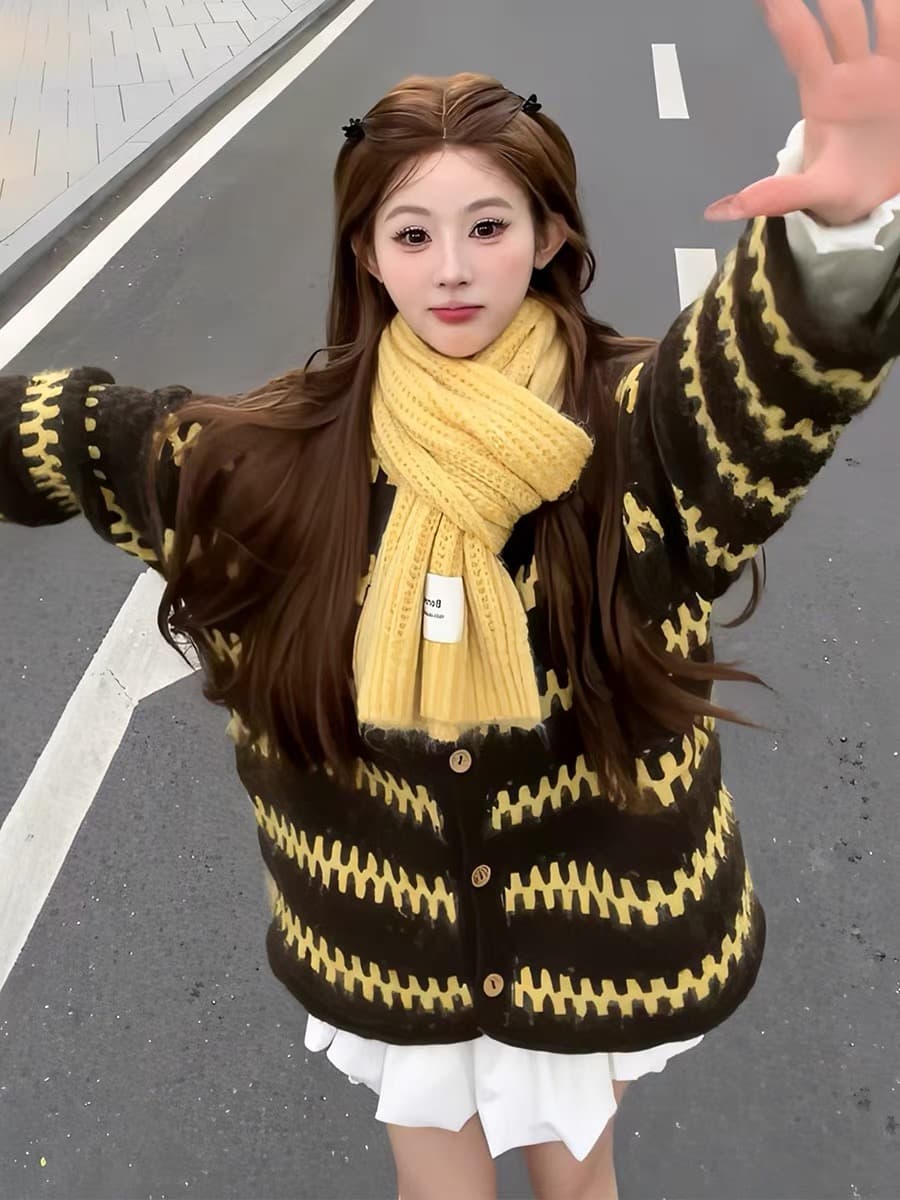 레트로 배색 스트라이프 스웨터 여자 2026 가을 겨울철 새로운 느긋한 바람 싱글 줄 버튼 니트 스웨터 두꺼운 맨위 트렌디 상세 이미지 1