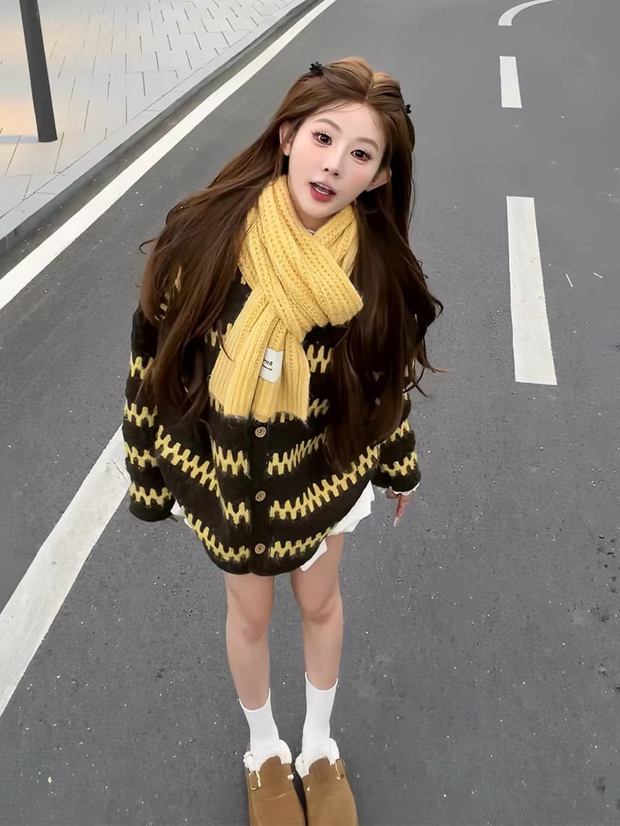 레트로 배색 스트라이프 스웨터 여자 2026 가을 겨울철 새로운 느긋한 바람 싱글 줄 버튼 니트 스웨터 두꺼운 맨위 트렌디 상세 이미지 3