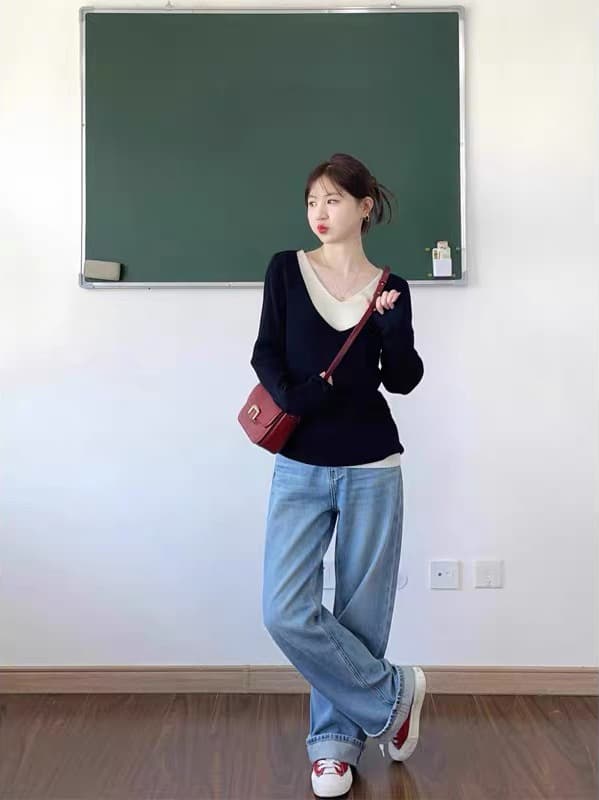 페이크 레이어드 배색 봄 새로운 V넥 니트 스웨터 여성 디자인 센스 검정색 인사이드 가져 가라. 몸매 가꾸기 긴팔 만나는 맨위 이미지 3