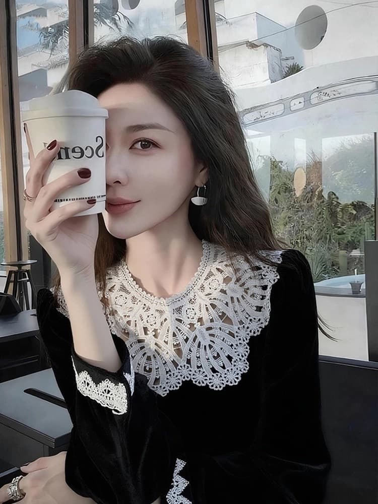 빛 럭셔리 바람 검정색 레이스 조각 라운드 넥 셔츠 긴팔 여자 가을 새로운 고급 Chic 아름다운 작은 셔츠 상세 이미지 3