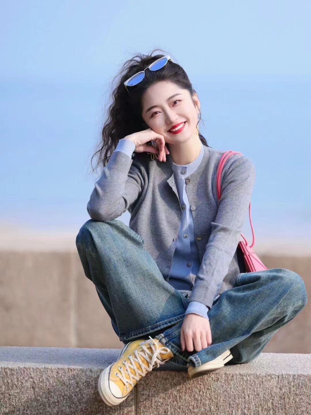 회색 페이크 레이어드 라운드 넥 쇼트 스타일 스웨터 니트 오픈 가디건 루즈핏 재킷 가을 겨울 2025 새로운 긴팔 투피스 세트 상세 이미지 2