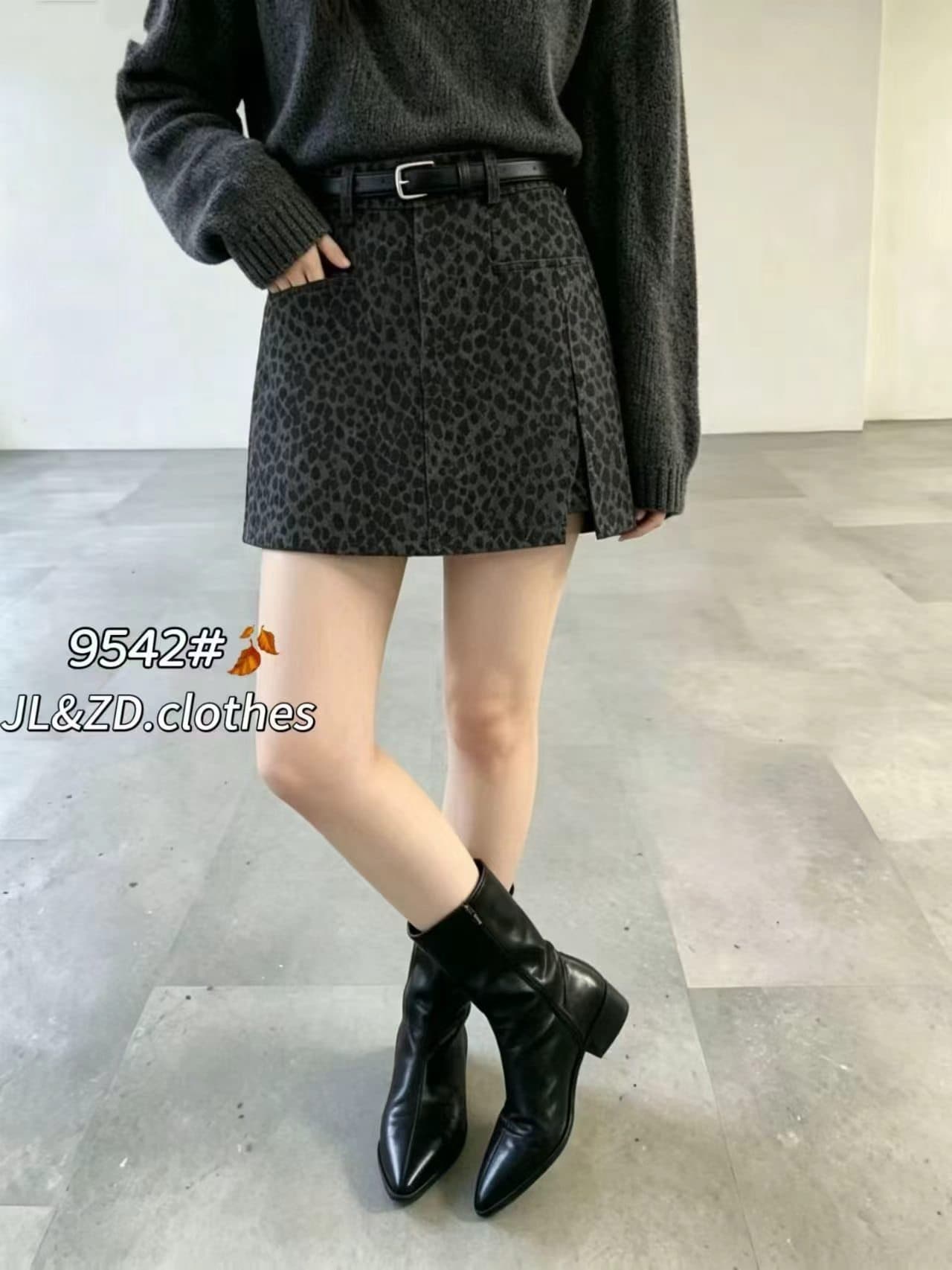 핫걸 바람 레오파드 무늬 노출 방지 데님 미니 스커트 여성 2026 봄 여름 섹션 하이웨이스트 슬림해 보이는 쇼트 스타일 한 마디 반신 스커트 상세 이미지 4