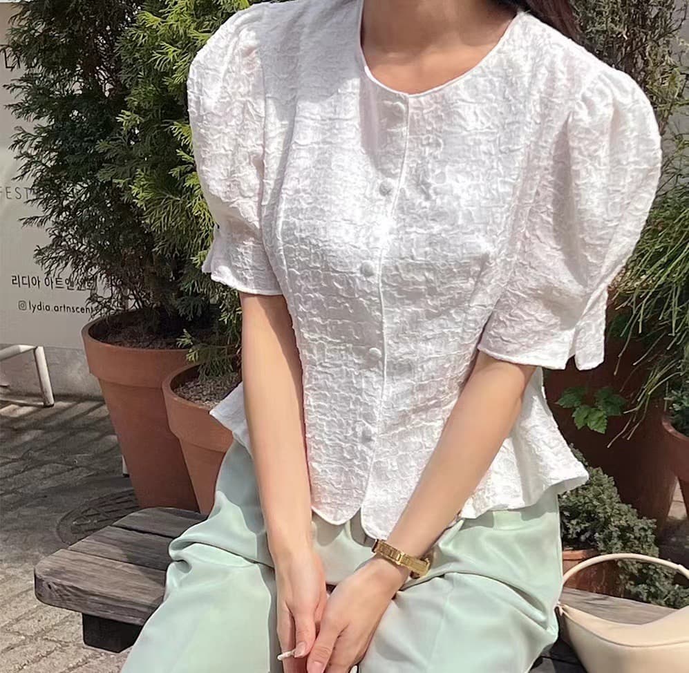 chic 여름 프랑스식 라운드 넥 싱글 줄 버튼 어둠 곡물 자카드 나팔 소매 프릴 셔츠 맨위 여성 이미지 2