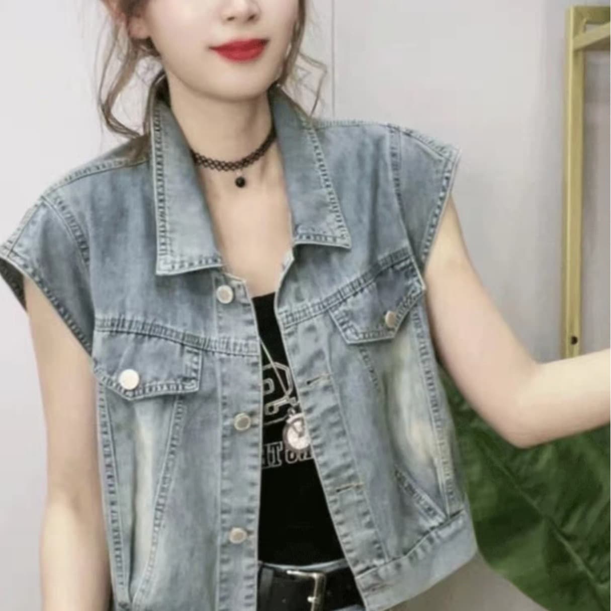 인터넷 유명인 같은 단락 Feifei 소매 패션 캐주얼 레트로 고급 디자인 작은 대중 부드럽다 프로 피부 데님 맨위 상세 이미지 4