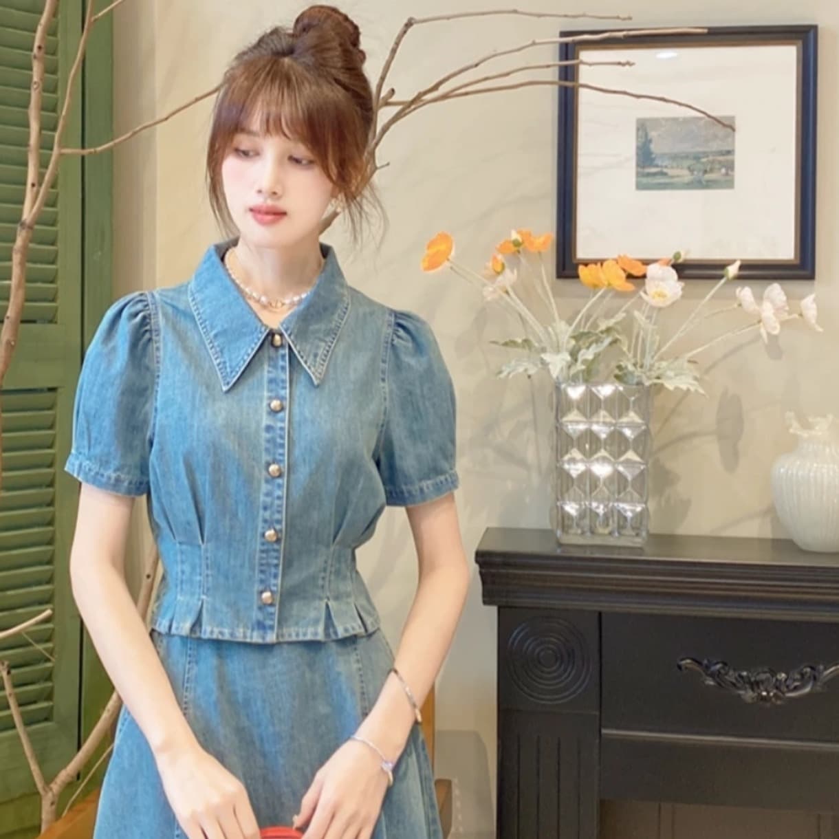 새로운 우아한 몸매 가꾸기 슬림해 보이는 레트로 데님 반팔 작은 셔츠 상세 이미지 1