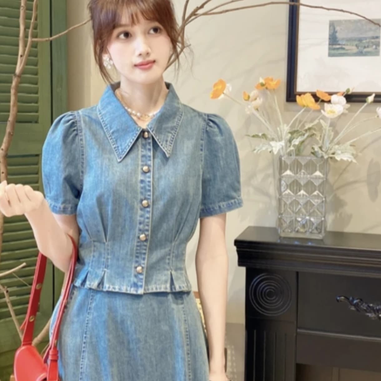 새로운 우아한 몸매 가꾸기 슬림해 보이는 레트로 데님 반팔 작은 셔츠 상세 이미지 4