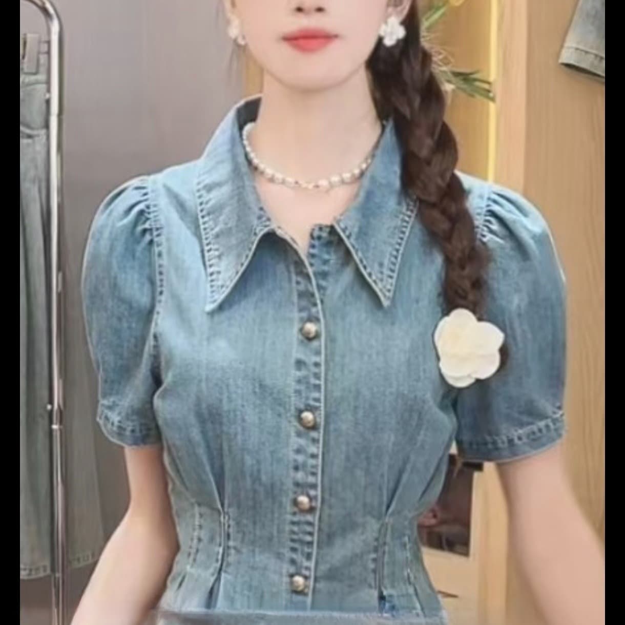 새로운 우아한 몸매 가꾸기 슬림해 보이는 레트로 데님 반팔 작은 셔츠 상세 이미지 5