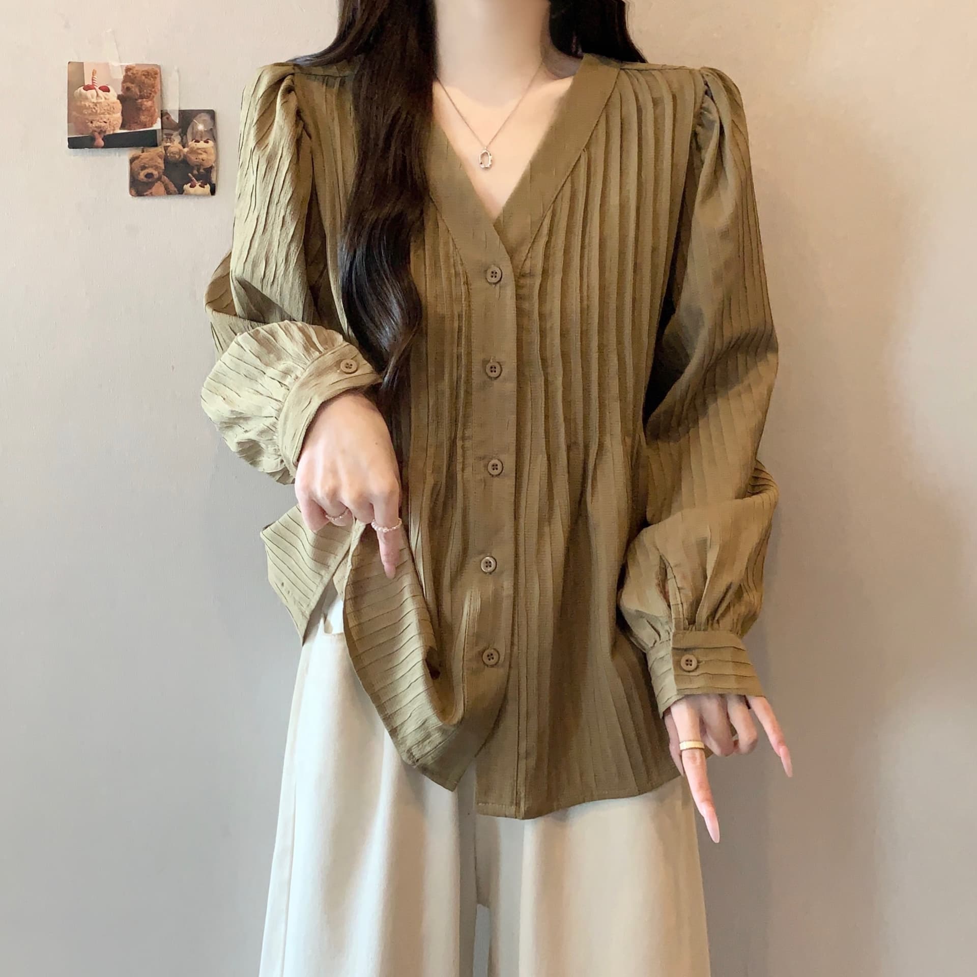 26 가을 새로운 빅 사이즈 여성 의류 한국 스타일 루즈핏 종류 주름 셔츠 지방 mm 표지 고기 슬림해 보이는 V넥 긴팔 맨위 상세 이미지 21