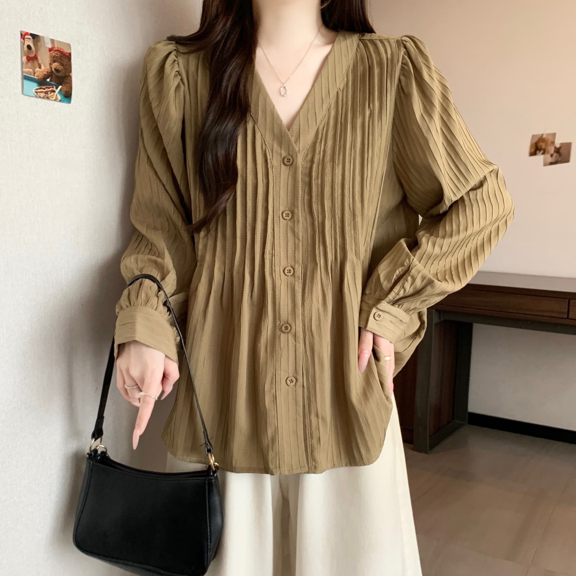 26 가을 새로운 빅 사이즈 여성 의류 한국 스타일 루즈핏 종류 주름 셔츠 지방 mm 표지 고기 슬림해 보이는 V넥 긴팔 맨위 상세 이미지 25