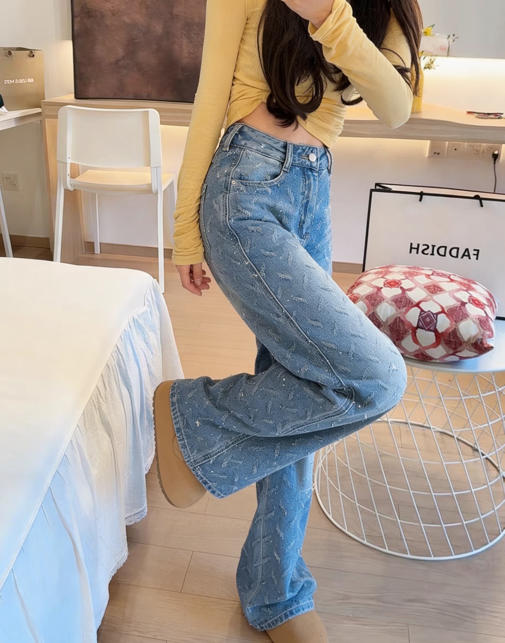 실사 이른 봄 뜨거운 좋은 플래시 훈련 깃털 자카드 청바지 여성 하이웨이스트 스트레이트 디자인 센스 루즈핏 슬림해 보이는 와이드 레그 팬츠 이미지 4