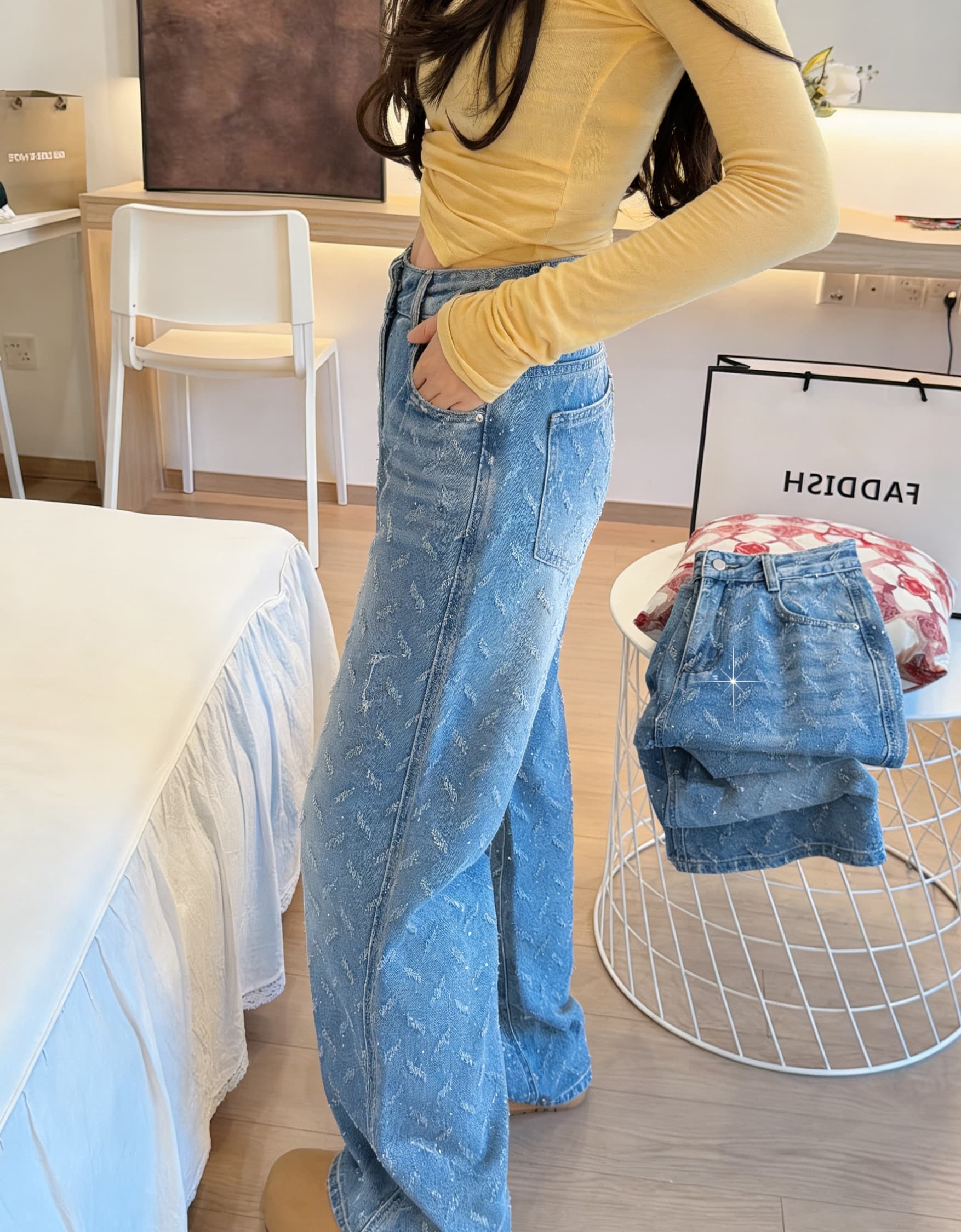 실사 이른 봄 뜨거운 좋은 플래시 훈련 깃털 자카드 청바지 여성 하이웨이스트 스트레이트 디자인 센스 루즈핏 슬림해 보이는 와이드 레그 팬츠 이미지 3