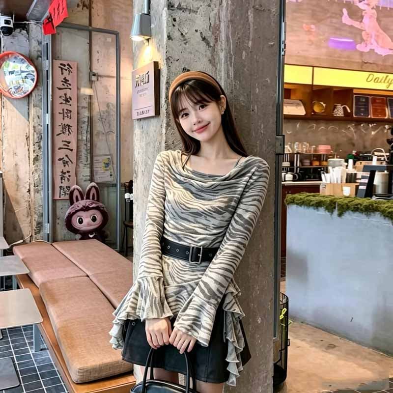 실사 2026 가을 새로운 디자인 센스 작은 대중 불규칙 흔들다 칼라 맨위 PU 가죽 반신 미니 스커트 두 조각 여성 세트 상세 이미지 12