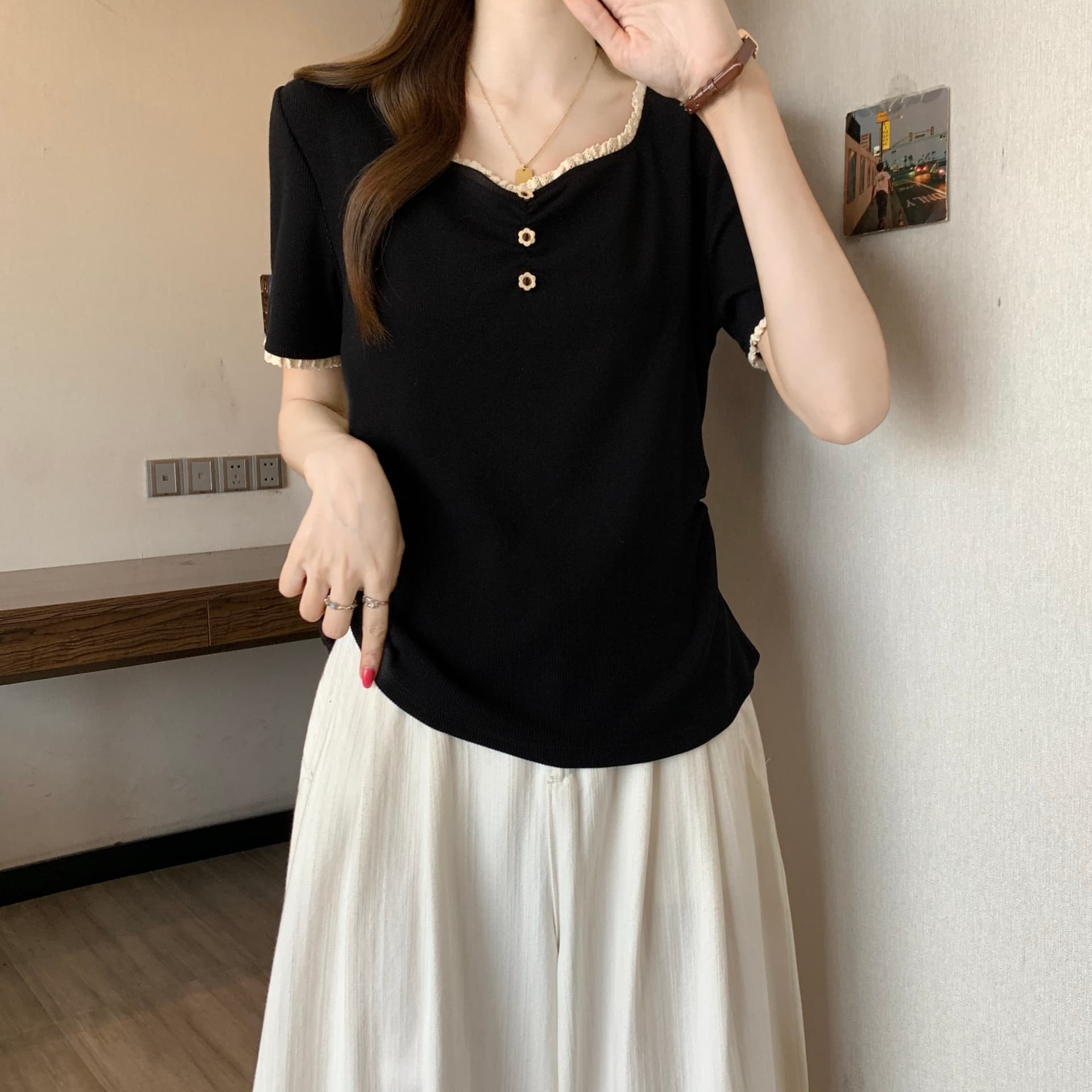 빅 사이즈 여름 새로운 지방 mm 광장 칼라 레이스 레이스 패치워크 디자인 센스 연령 감소 슬림해 보이는 다용도 긍정적 인 어깨 티셔츠 여성 상세 이미지 7