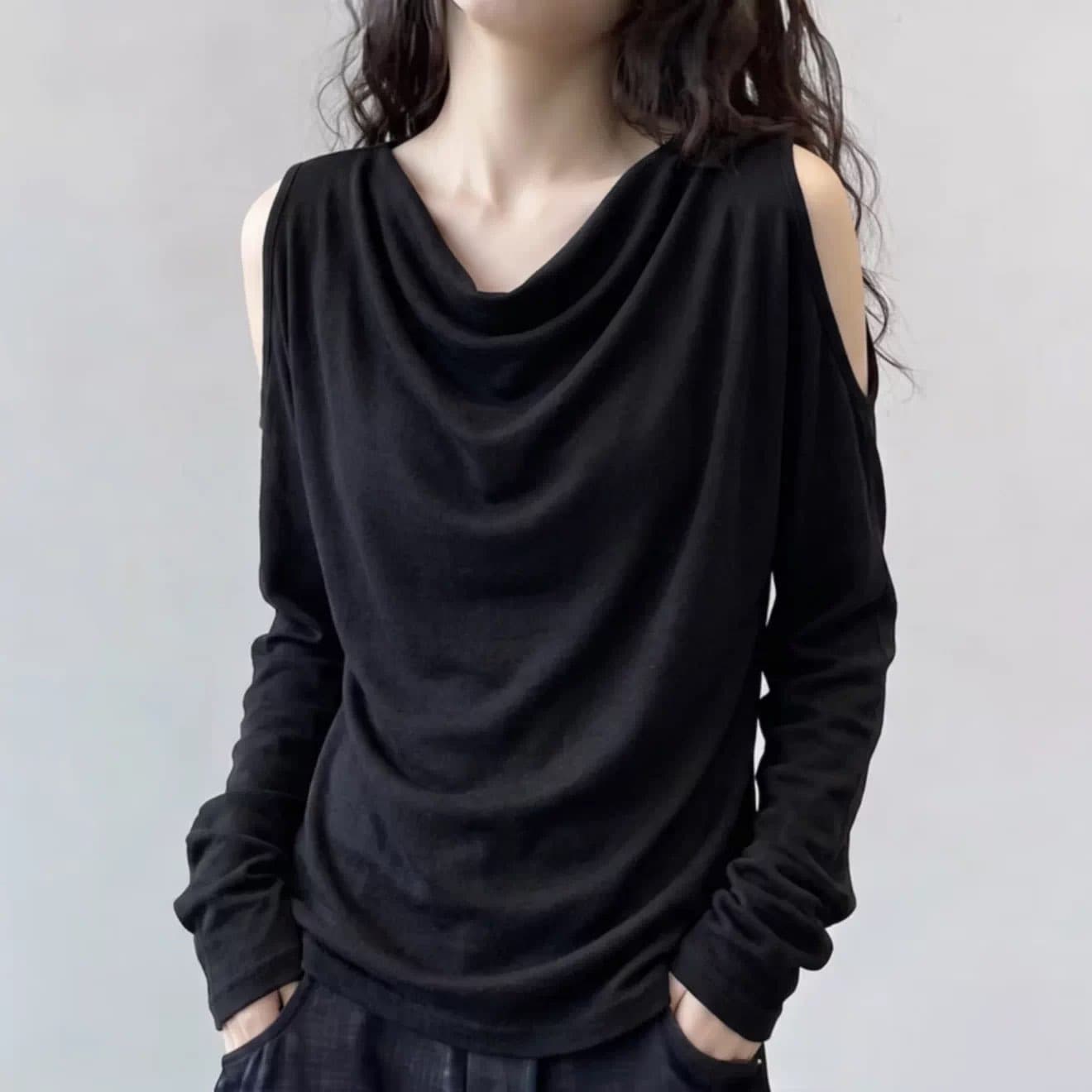 2026 새로운 이른 가을 빅 사이즈 지방 mm 표지 고기 슬림해 보이는 디자인 센스 흔들다 칼라 오프숄더 다용도 긴팔 티셔츠 맨위 여성 이미지 4