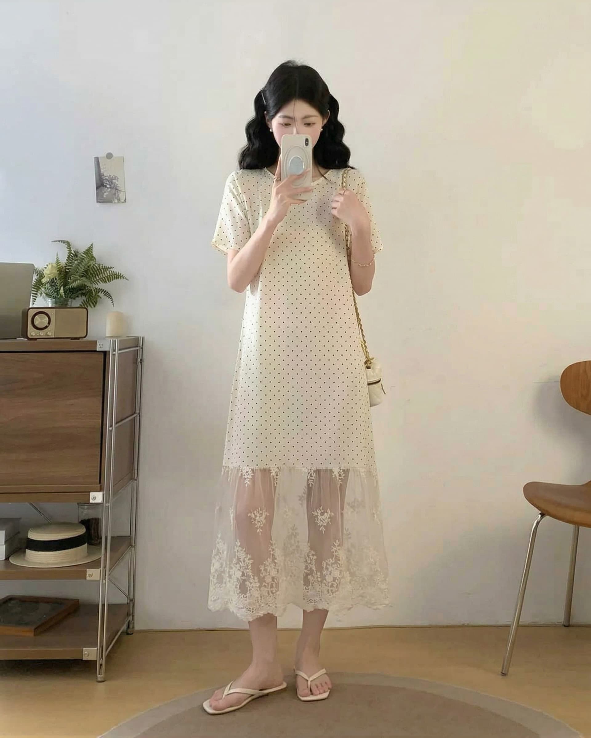 실사 빅 사이즈 여성 의류 2026 여름 새로운 디자인 센스 도트 무늬 레이스 조각 슬림해 보이는 다용도 캐주얼 드레스 이미지 2