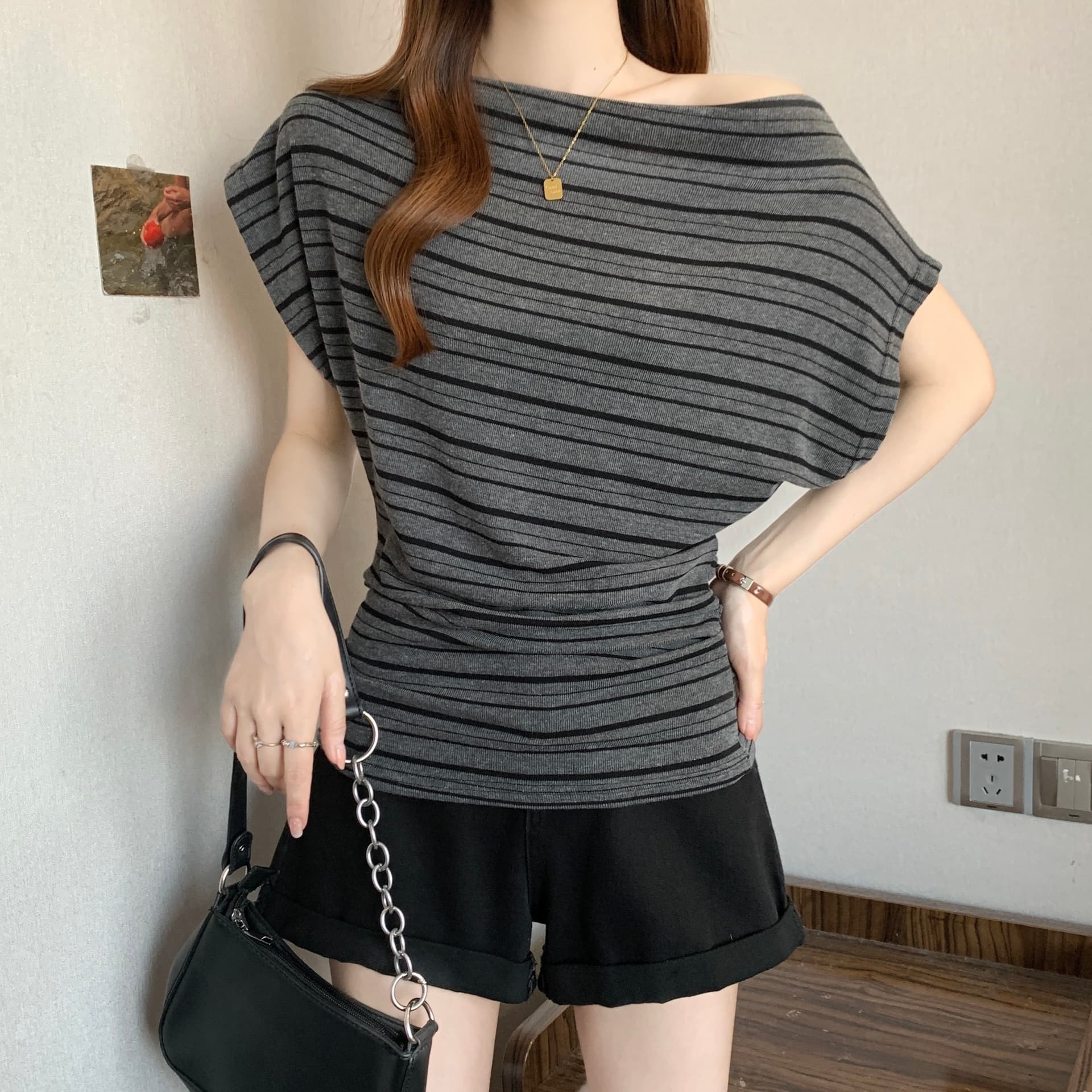 실사 2808# 마이크로 지방 mm 순수한 욕망 핫걸 오프숄더 스트라이프 반팔 티셔츠 주름 허리 수축 슬림해 보이는 비스듬한 어깨 의류 상세 이미지 8