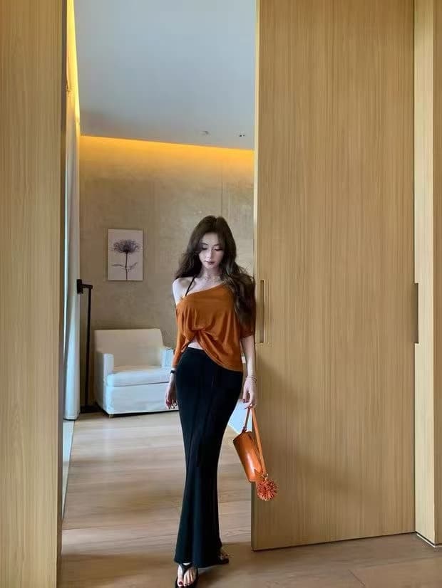 새로운 품격 분위기 비스듬한 어깨 블라우스 아름다움 멜빵 가슴 패드 조끼 타이트 스커트 인어 꼬리 반신 스커트 세트 상세 이미지 4