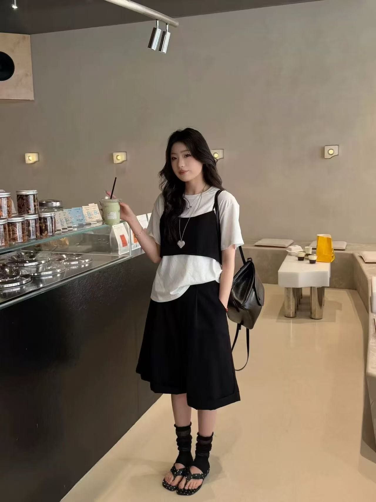 새로운 한국 스타일 루즈핏 캐주얼 다용도 반팔 티셔츠 슬립 허리밴드 5 점 반바지 3 세트 상세 이미지 2