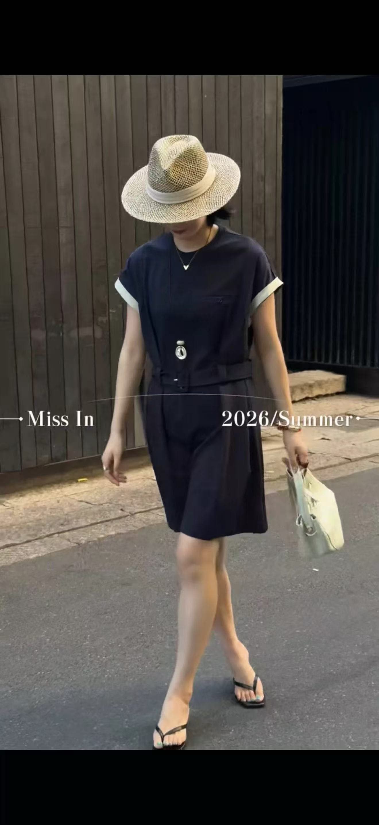 새로운 한국 스타일 미니멀리즘 라운드 넥 Feifei 소매 허리 수축 레이스업 드레스 상세 이미지 3
