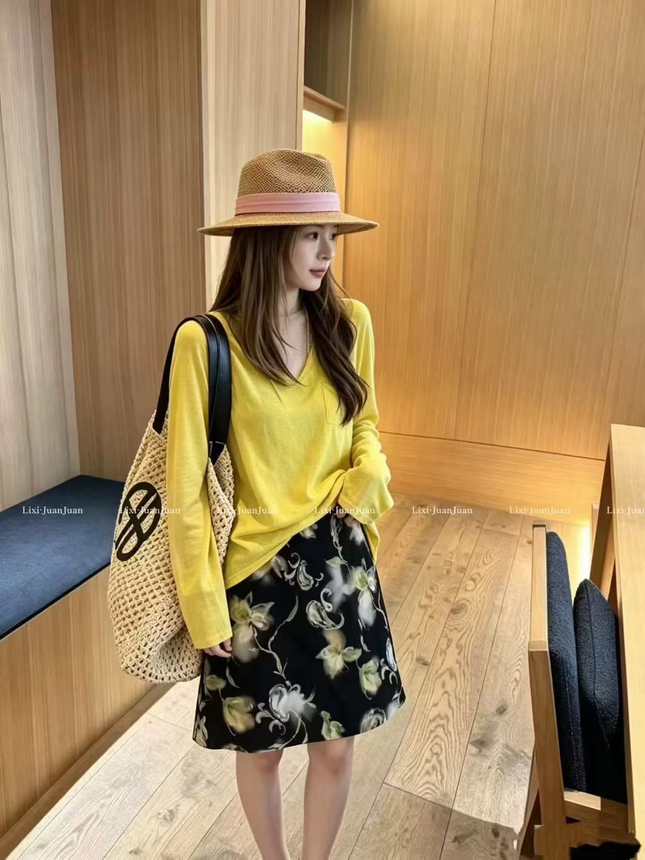 새로운 한국 스타일 캐주얼 미니멀리즘 루즈핏 슬림해 보이는 다용도 V넥 긴팔 자외선 차단 의류 하이웨이스트 반 스커트 세트 상세 이미지 3