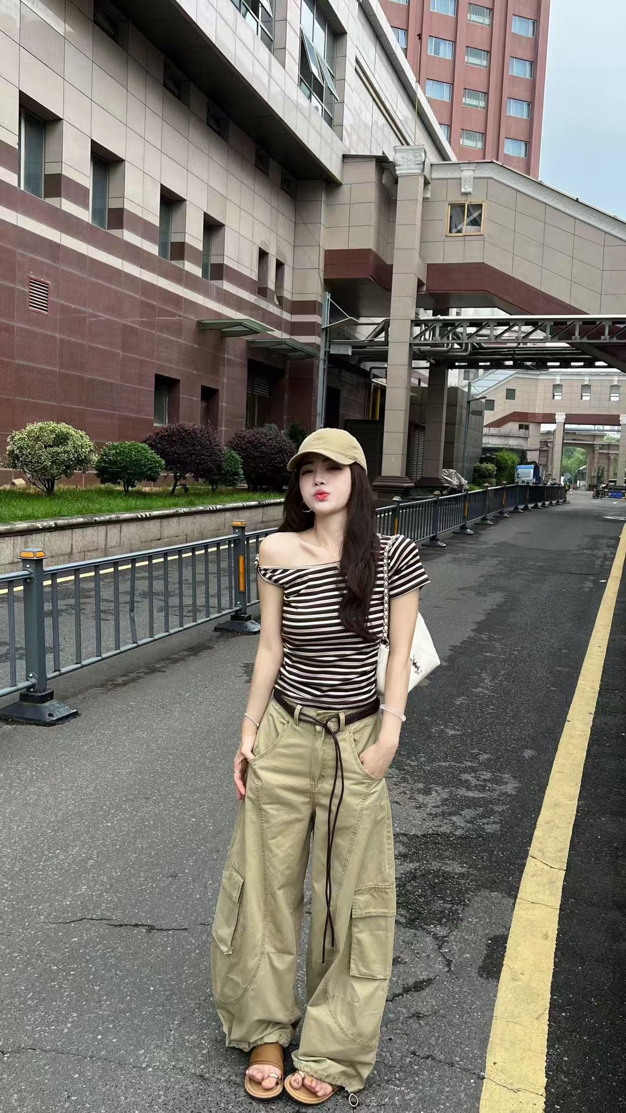 새로운 아메리칸 레트로 배색 스트라이프 비스듬한 어깨 의류 하이웨이스트 캐주얼 워크웨어 팬츠 벨트 3 세트 이미지 4