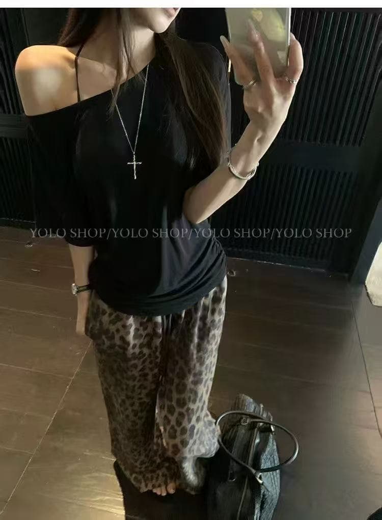 새로운 한 부서 패션 섹시함 핫걸 바람 비스듬한 어깨 반팔 티셔츠 허리밴드 레오파드 무늬 와이드 레그 팬츠 세트 상세 이미지 8
