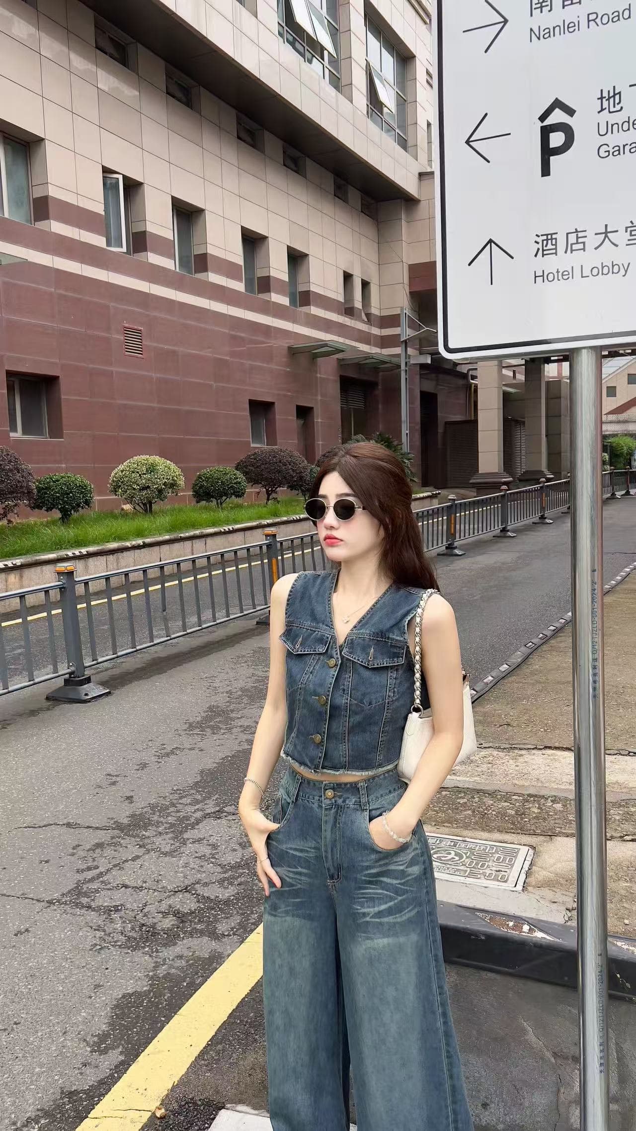 새로운 항구 바람 패션 레트로 데님 민소매 거친 가장자리 베스트 하이웨이스트 슬림해 보이는 와이드 팬츠 투피스 세트 이미지 3