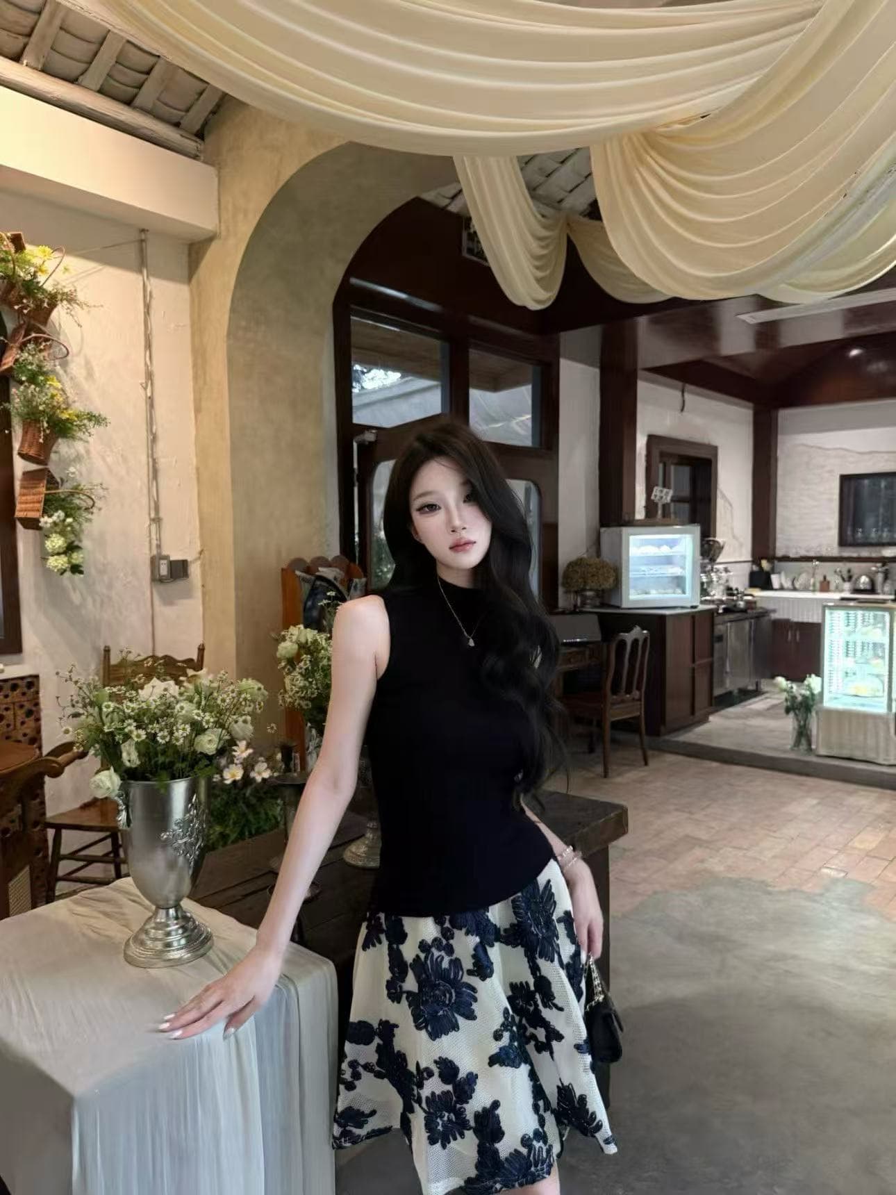 새로운 프랑스식 명문 여성 바람 미니멀리즘 민소매 맨위 허리밴드 파란색 자수 꽃 반신 치마 세트 상세 이미지 2