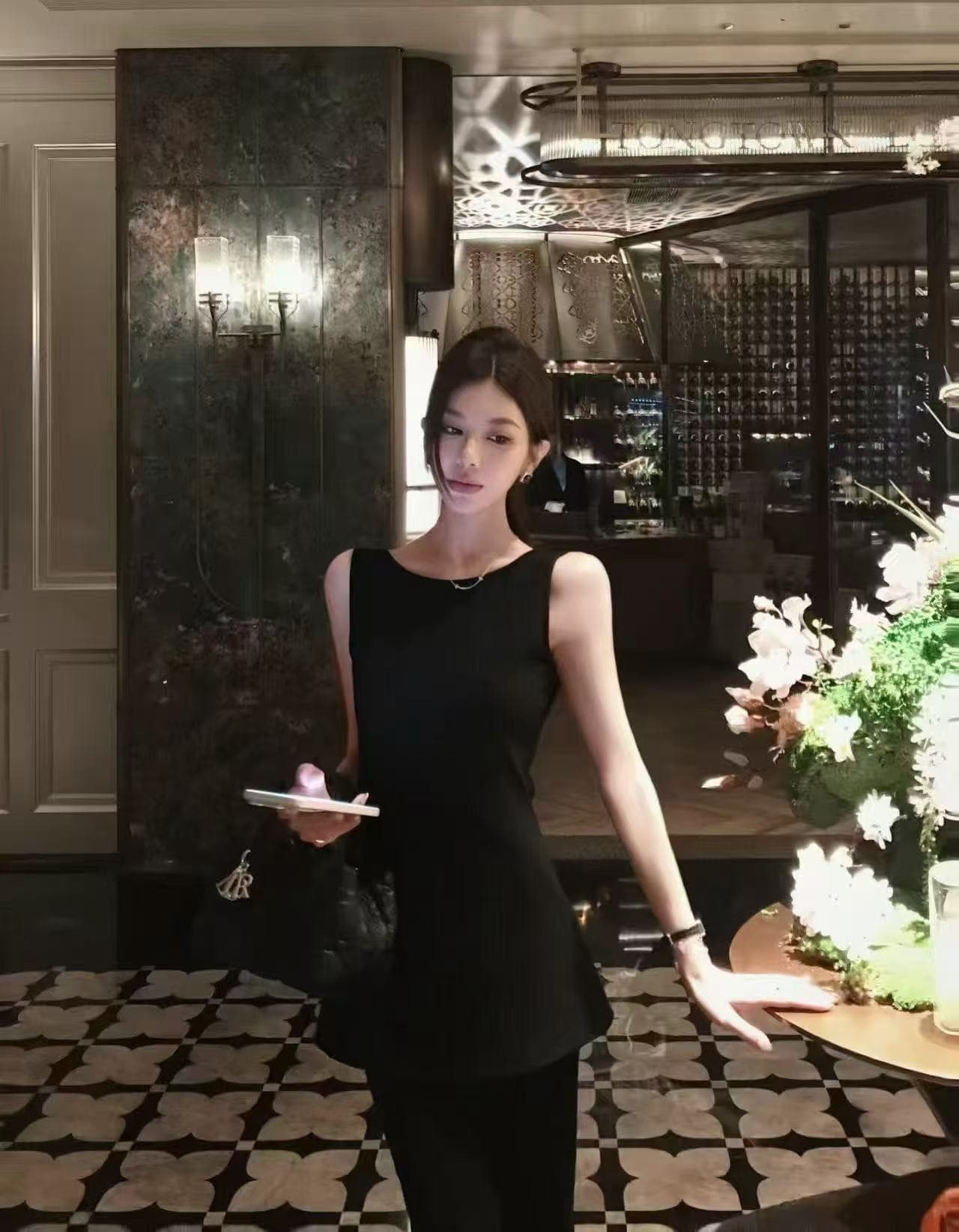 새로운 한국 스타일 품격 패션 허리 수축 백리스 민소매 맨위 허리밴드 캐주얼 스트레이트 팬츠 투피스 세트 상세 이미지 6