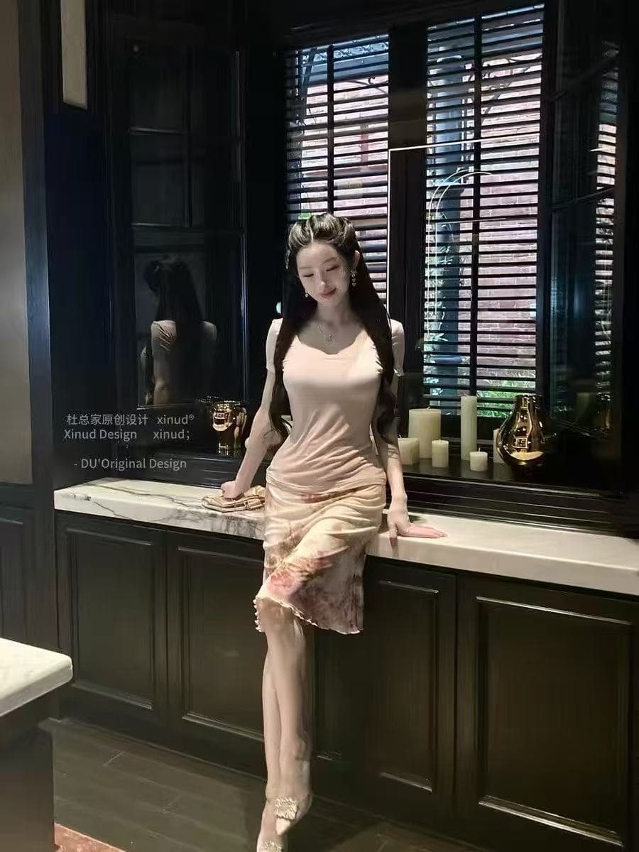새로운 섹시함 순수한 욕망 자이언트 잘 생긴 품격 핑크색 반팔 맨위 하이웨이스트 꽃무늬 타이트 스커트 반신 치마 세트 상세 이미지 3